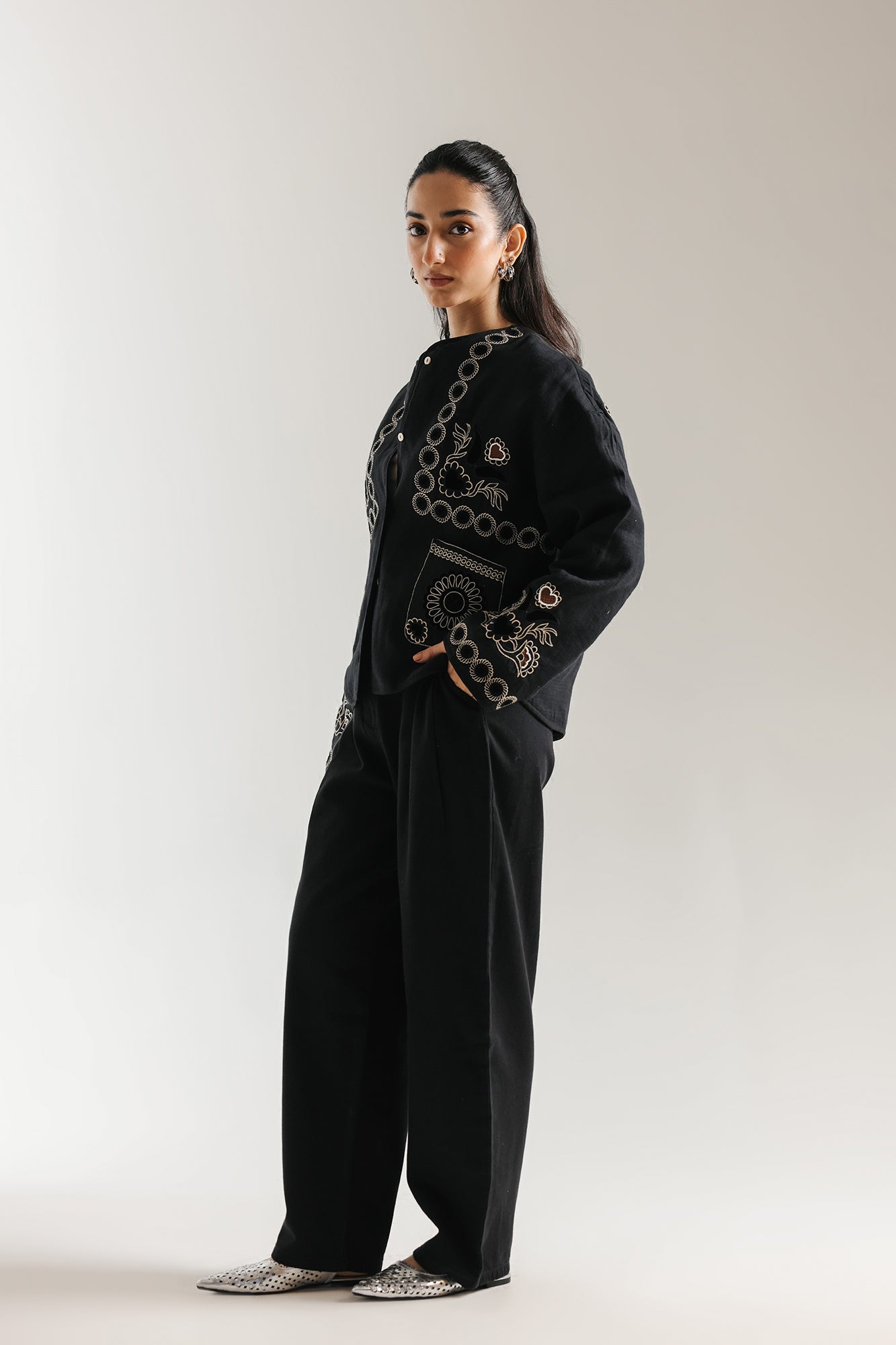 EMBROIDERED JACKET (E1053/101/902)