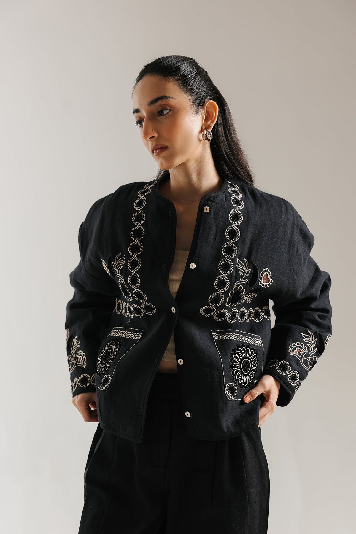 EMBROIDERED JACKET (E1053/101/902)