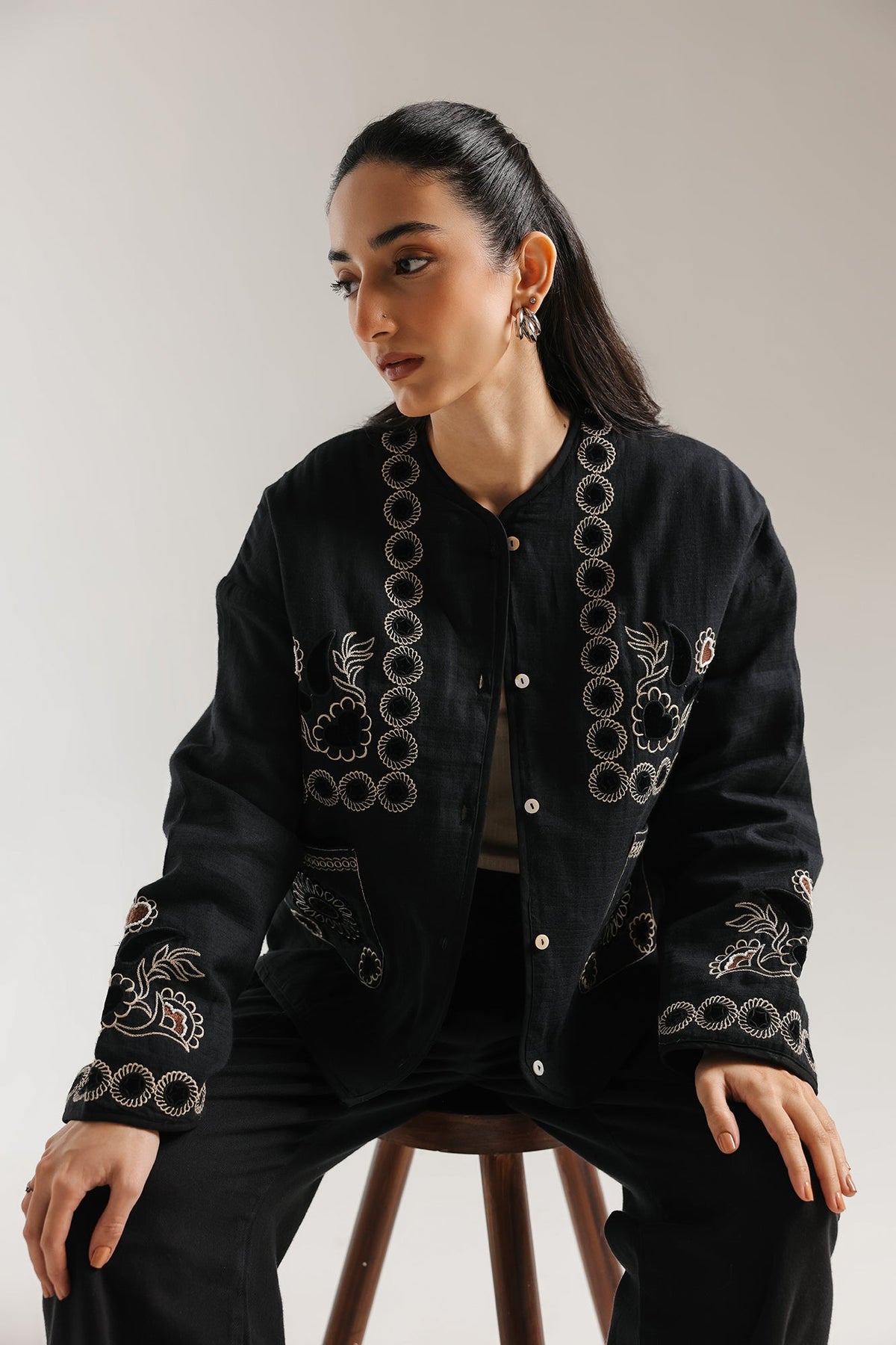 EMBROIDERED JACKET (E1053/101/902)