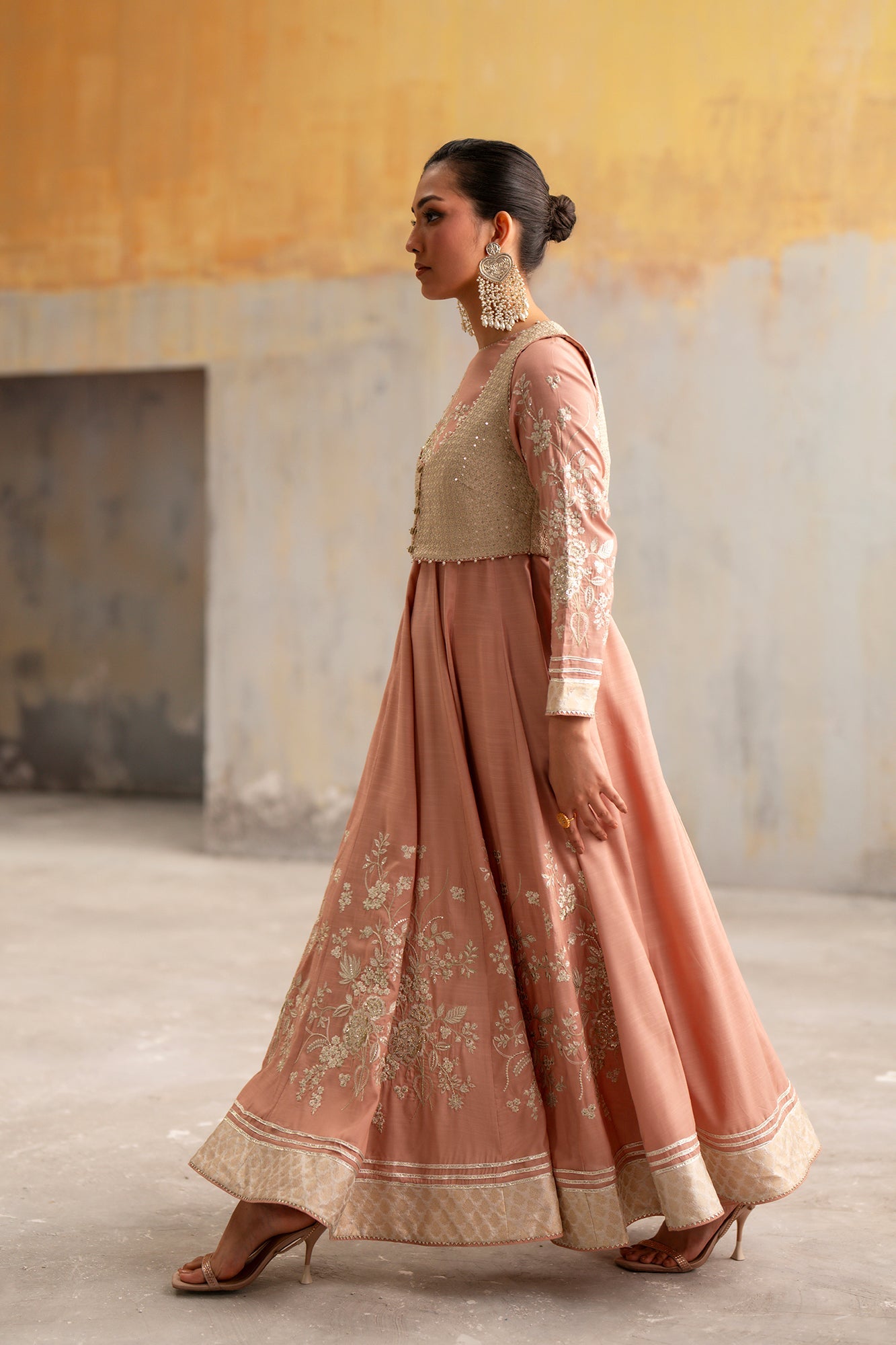 EMBROIDERED DRESS (E1053/104/326)