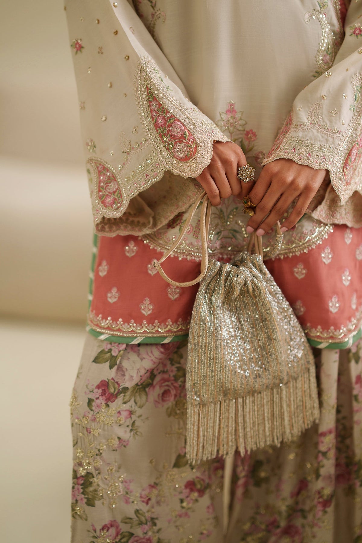 EMBROIDERED SUIT (E1059/104/005)
