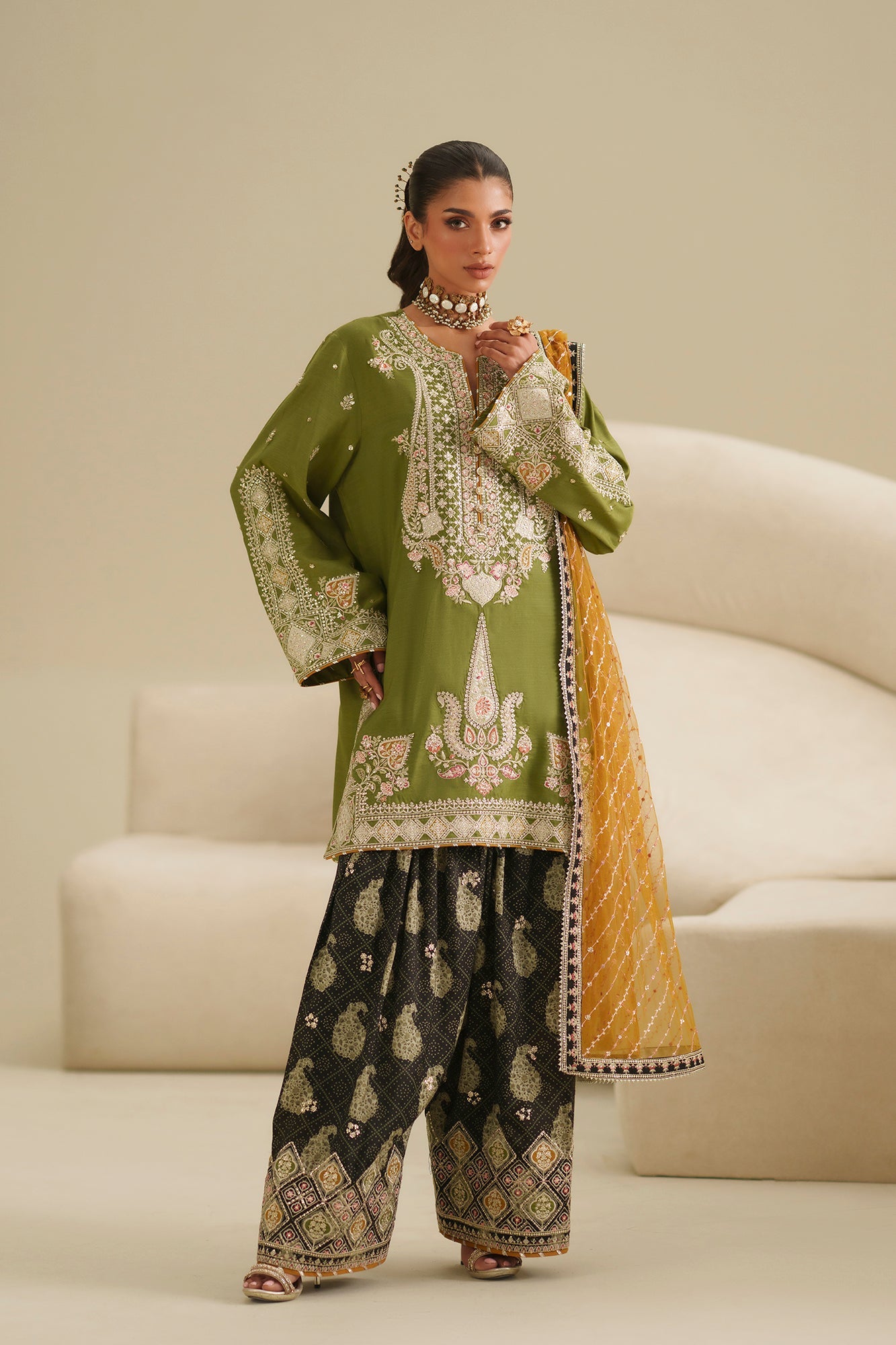 EMBROIDERED SUIT (E1065/104/122)