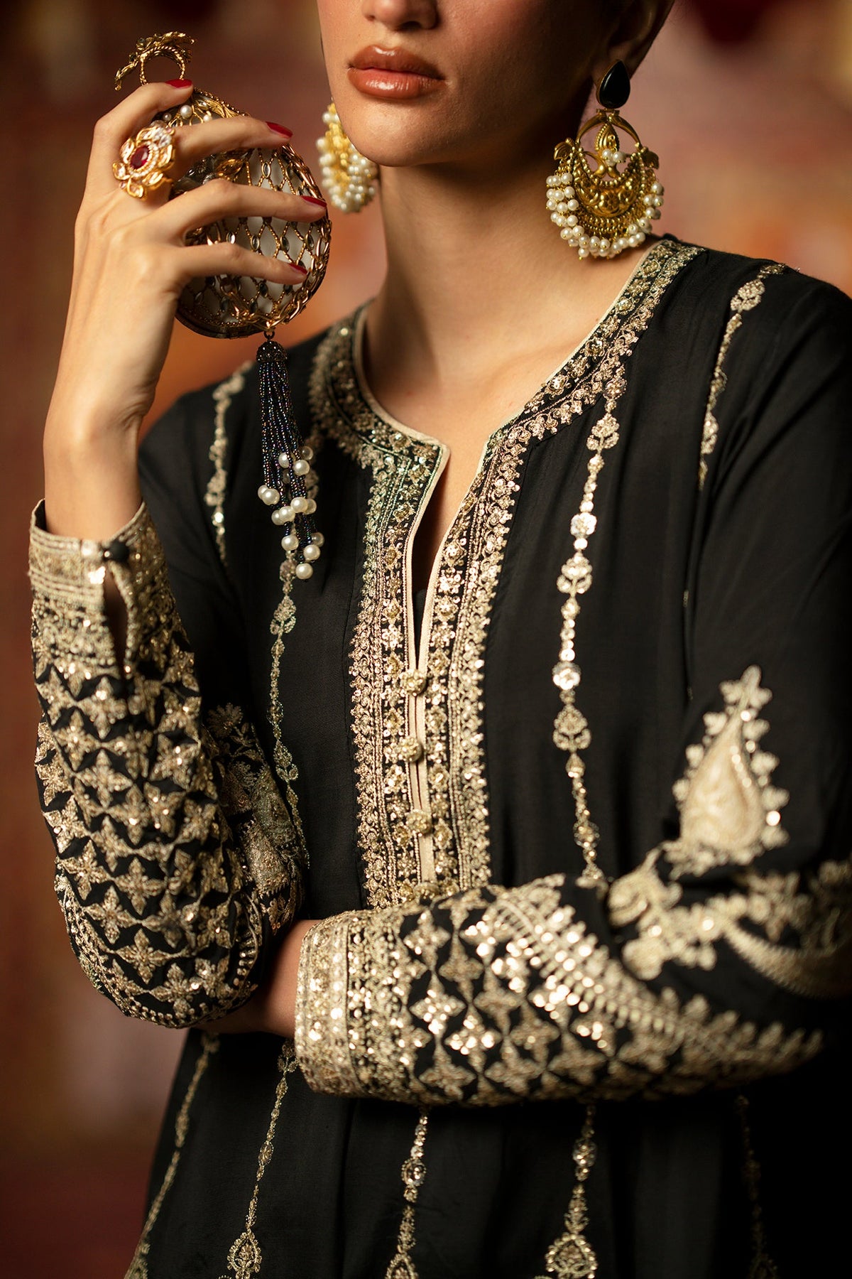 EMBROIDERED SUIT (E1066/104/902)