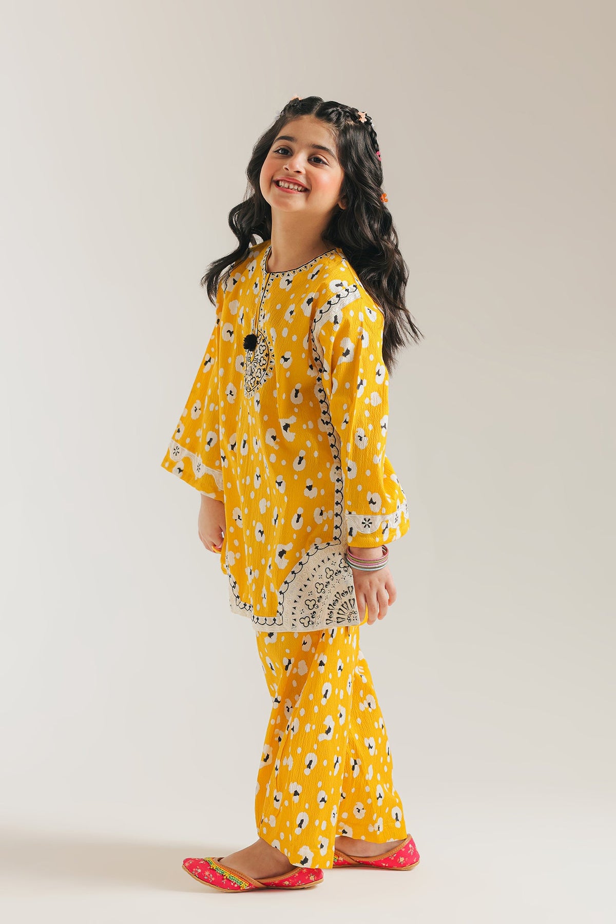 EMBROIDERED SUIT (E1066/402/112 E1066/302/112)