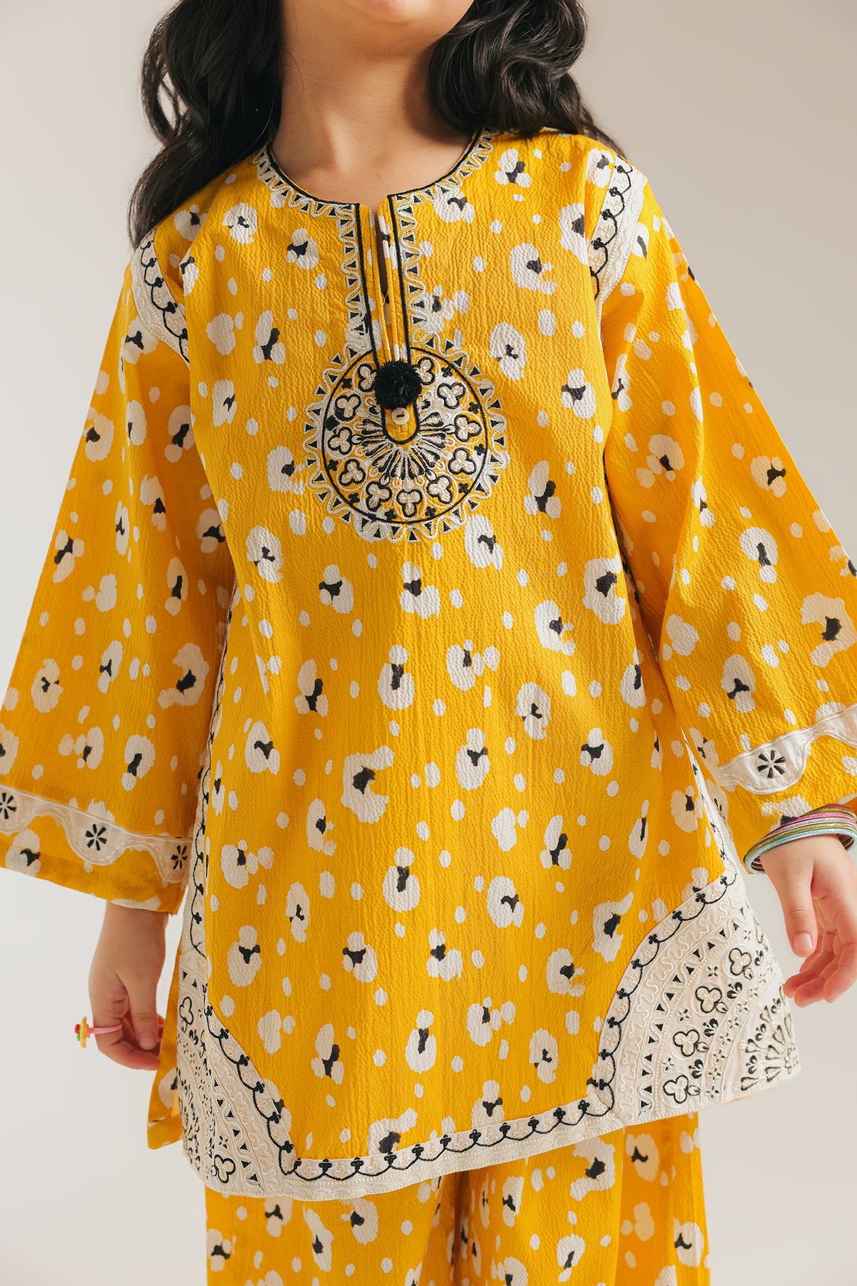 EMBROIDERED SUIT (E1066/402/112 E1066/302/112)