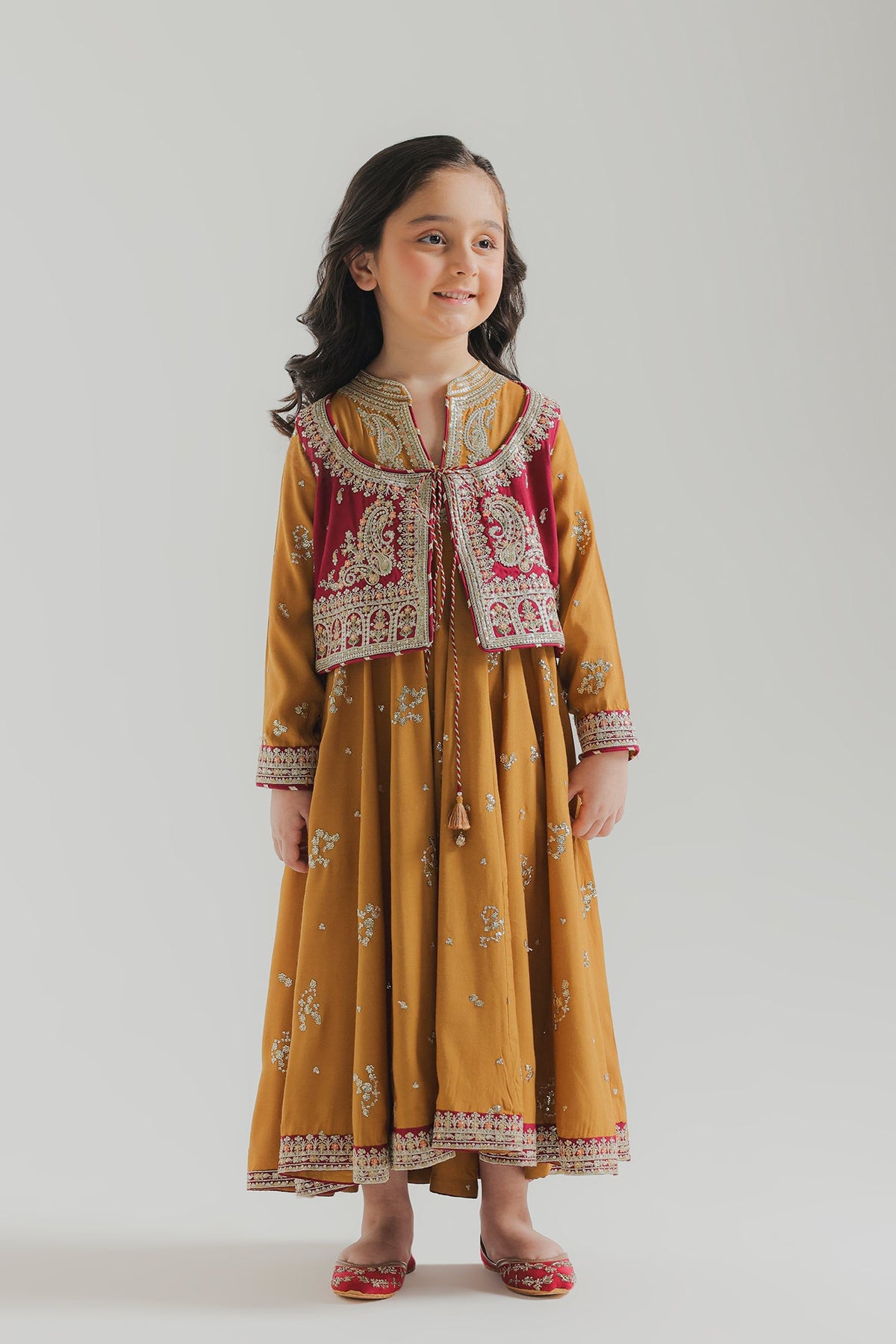 EMBROIDERED SUIT (E1067-404-104 E1067-304-104)