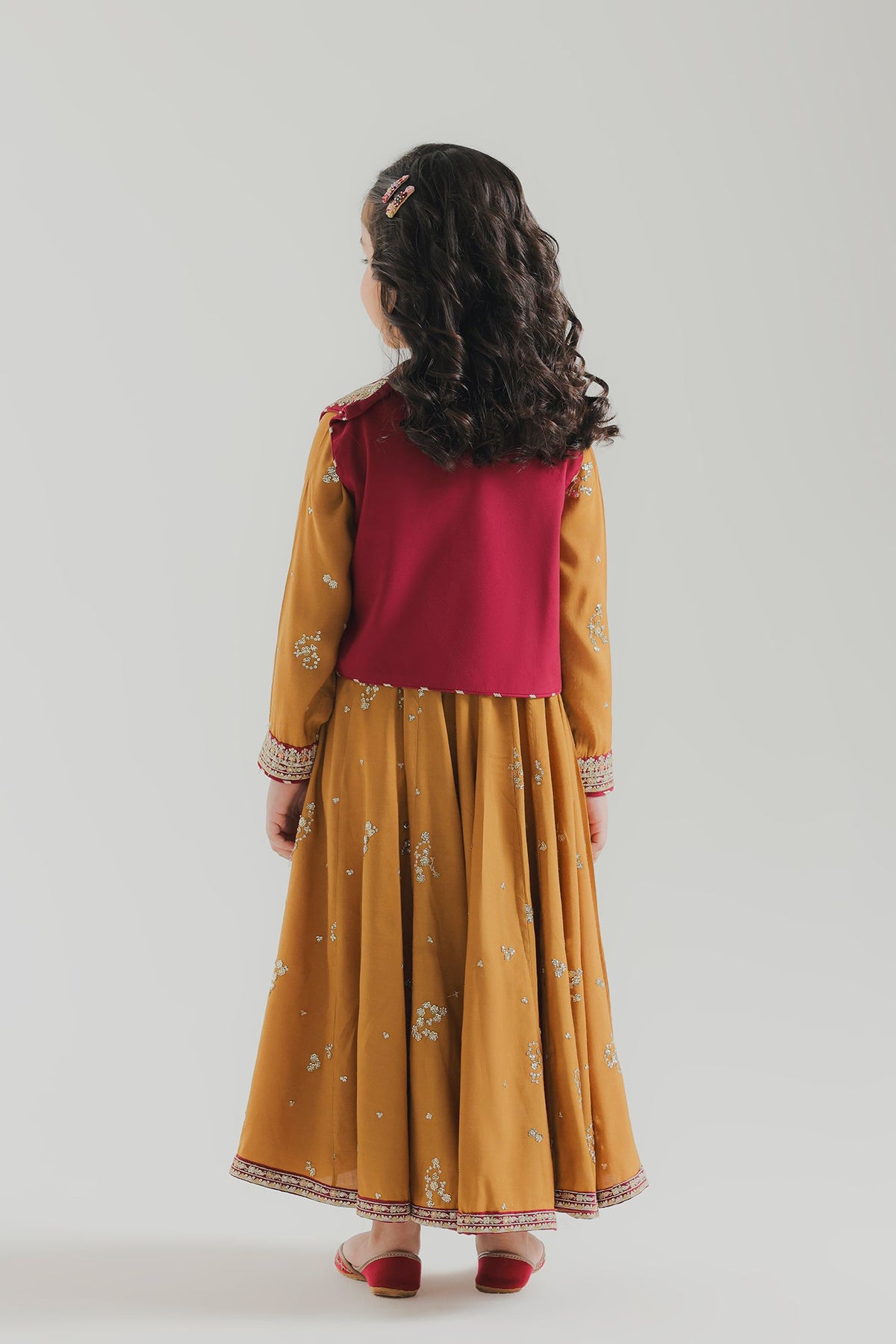 EMBROIDERED SUIT (E1067-404-104 E1067-304-104)