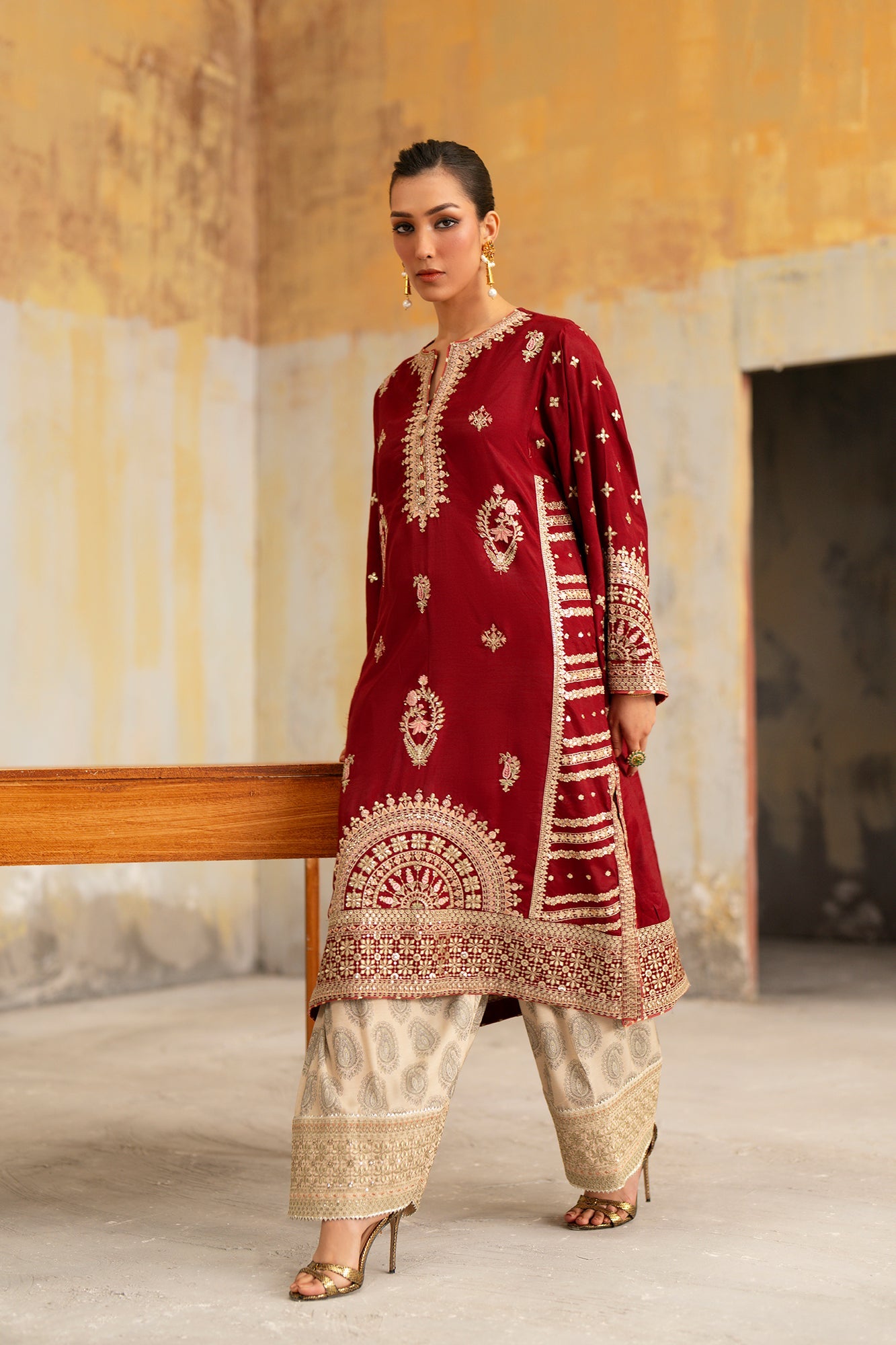 Embroidered Suit (E1070/104/305)