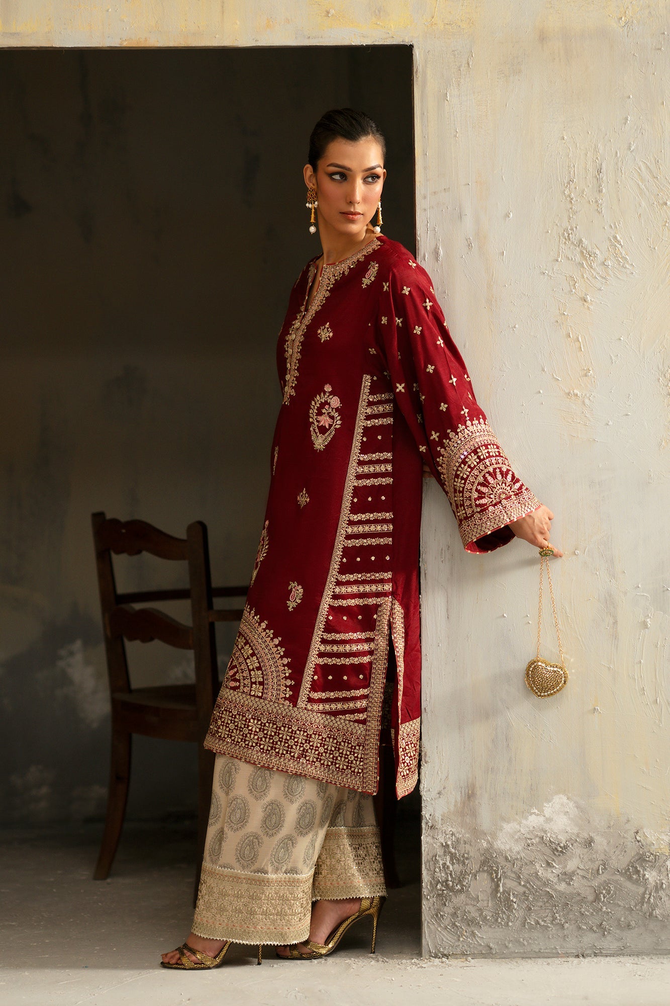 Embroidered Suit (E1070/104/305)