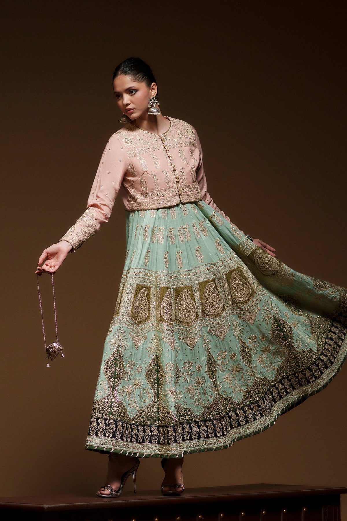 EMBROIDERED SUIT (E1074/104/315)