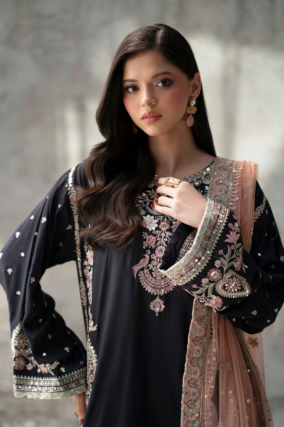 EMBROIDERED SUIT (E1076/104/902)