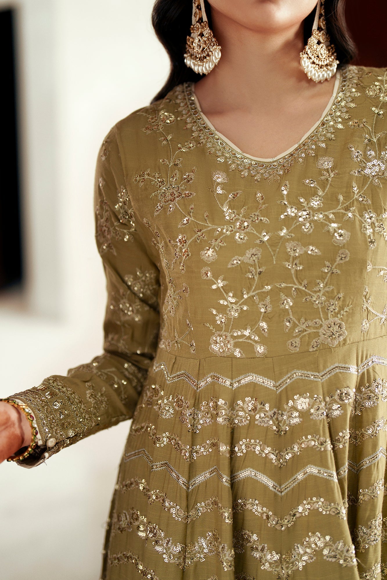 EMBROIDERED DRESS (E1079/104/121)