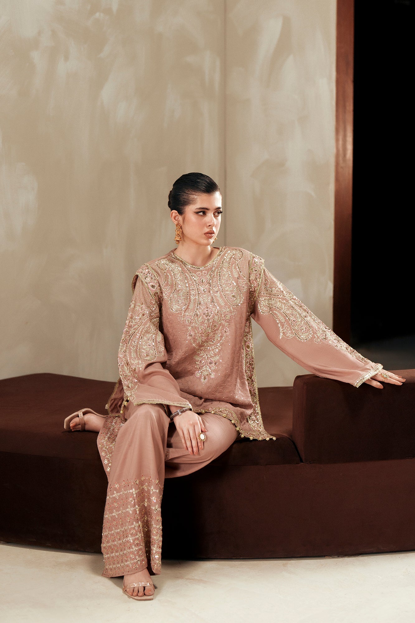 EMBROIDERED SUIT (E1091/104/809)