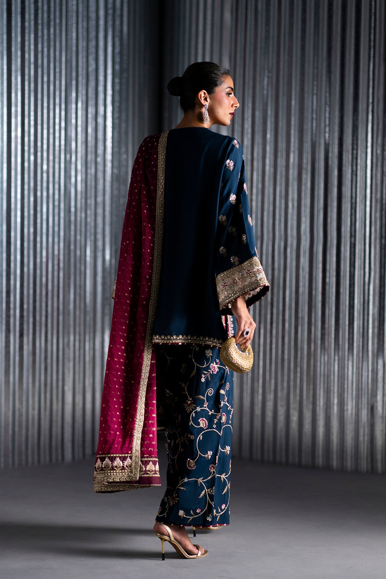EMBROIDERED SUIT (E1095/104/622)