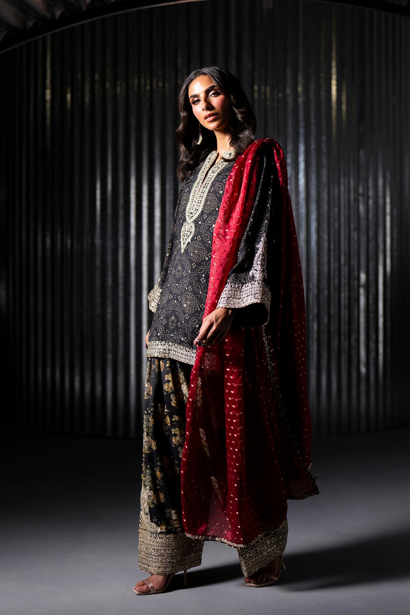 EMBROIDERED SUIT (E1101/104/902)