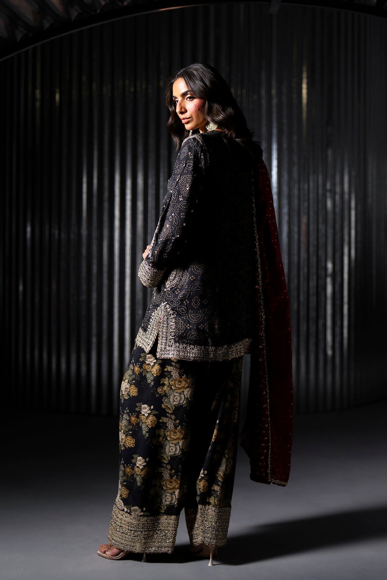 EMBROIDERED SUIT (E1101/104/902)