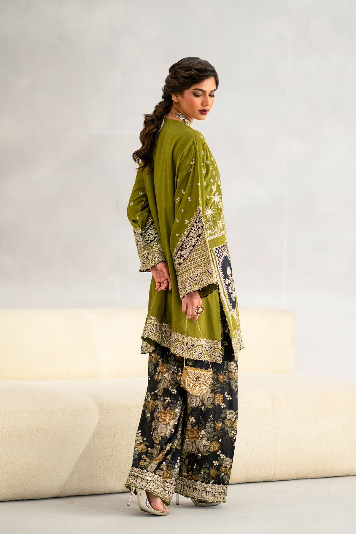 EMBROIDERED SUIT (E1103/104/126)