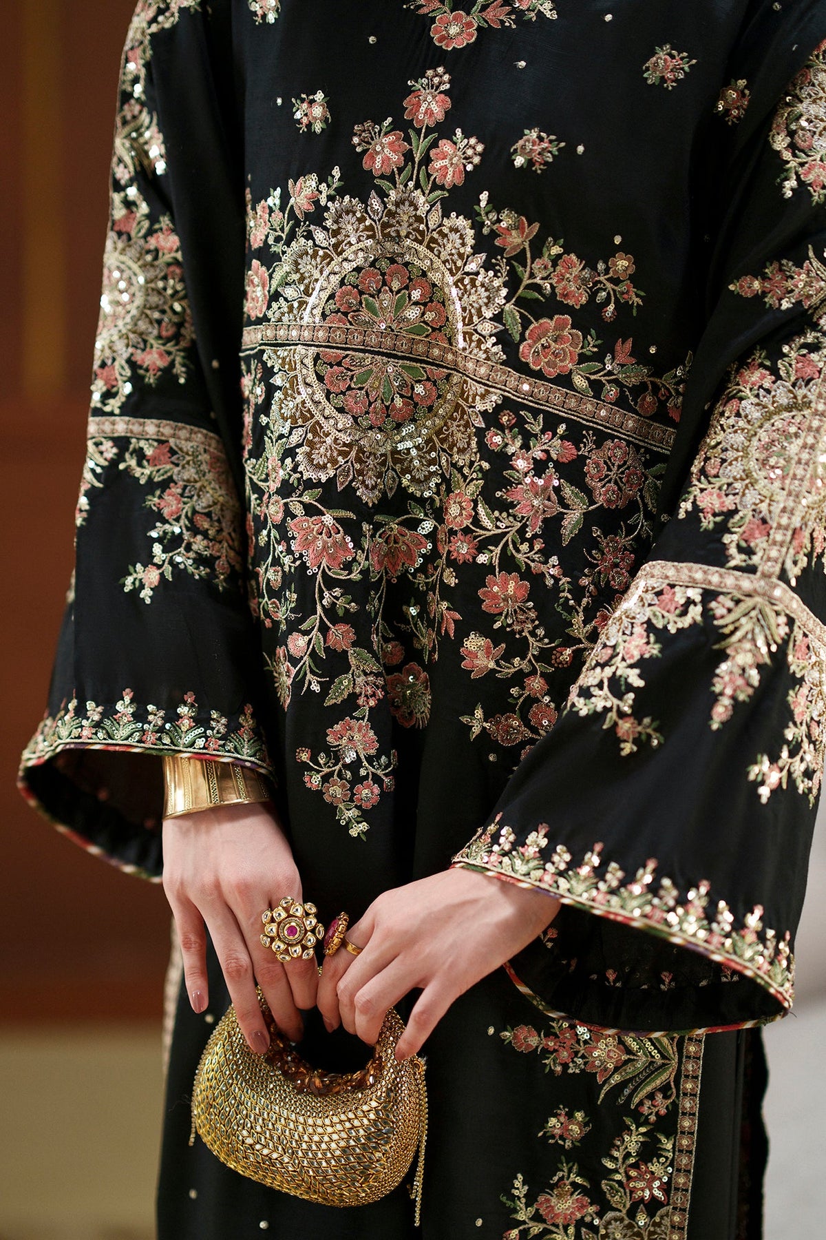 EMBROIDERED SUIT (E1104/104/902)
