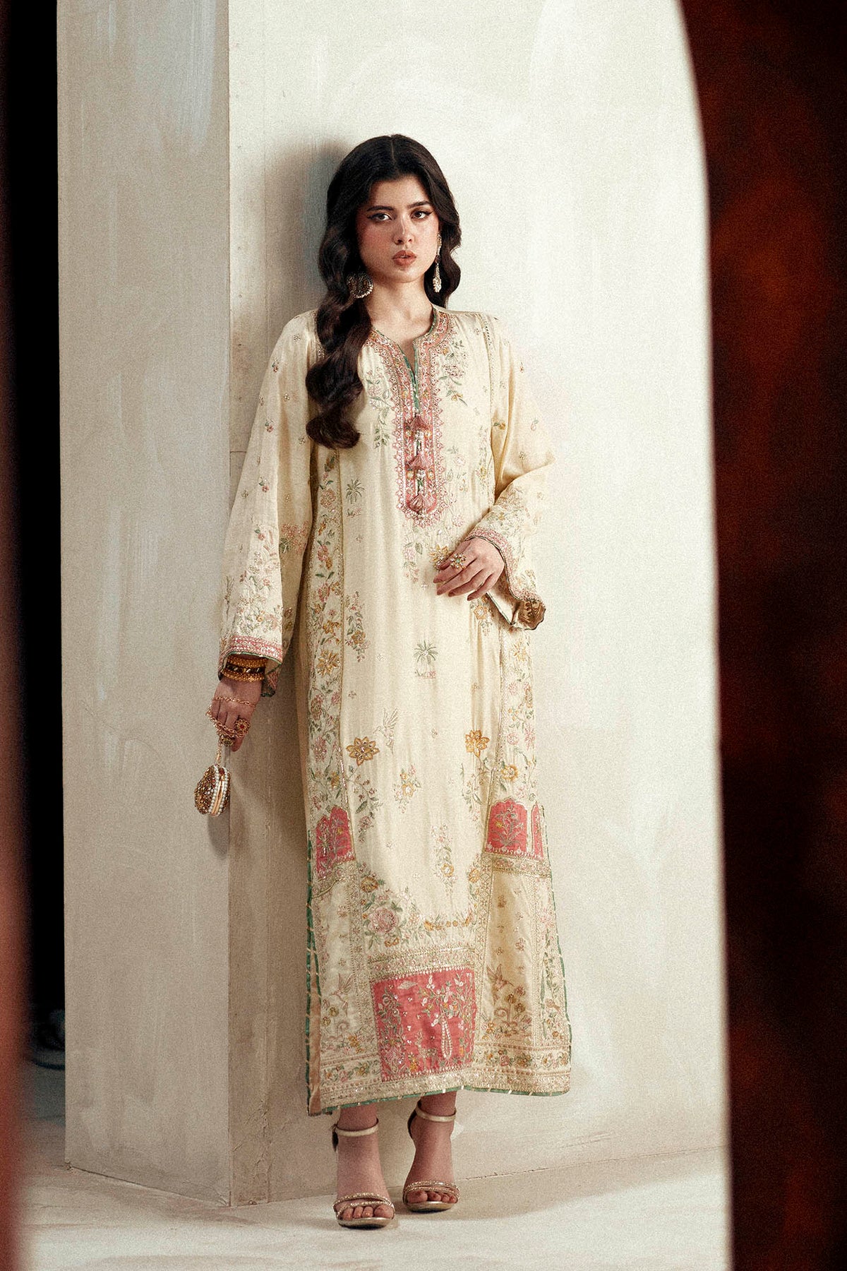 EMBROIDERED KAFTAN (E1105/104/002)