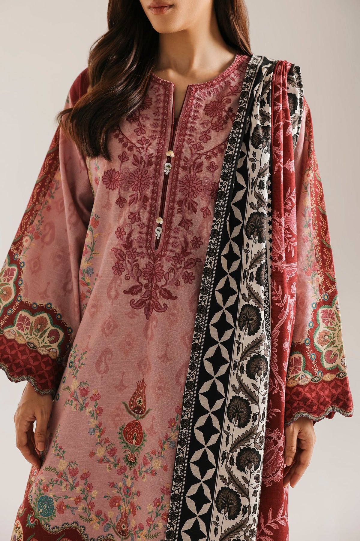 EMBROIDERED SUIT (E1105-203-513)