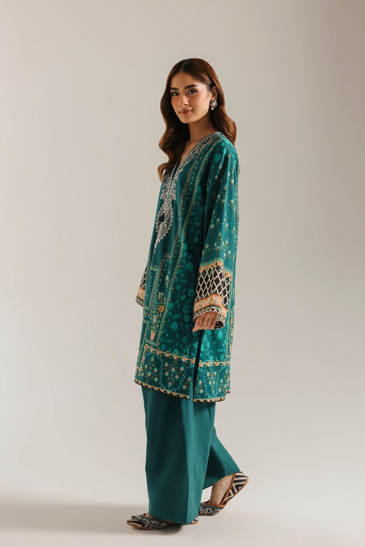EMBROIDERED SUIT (E1106-203-711)