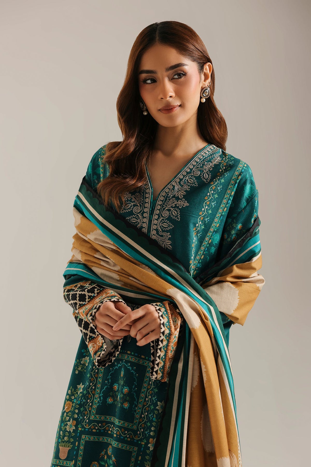 EMBROIDERED SUIT (E1106-203-711)
