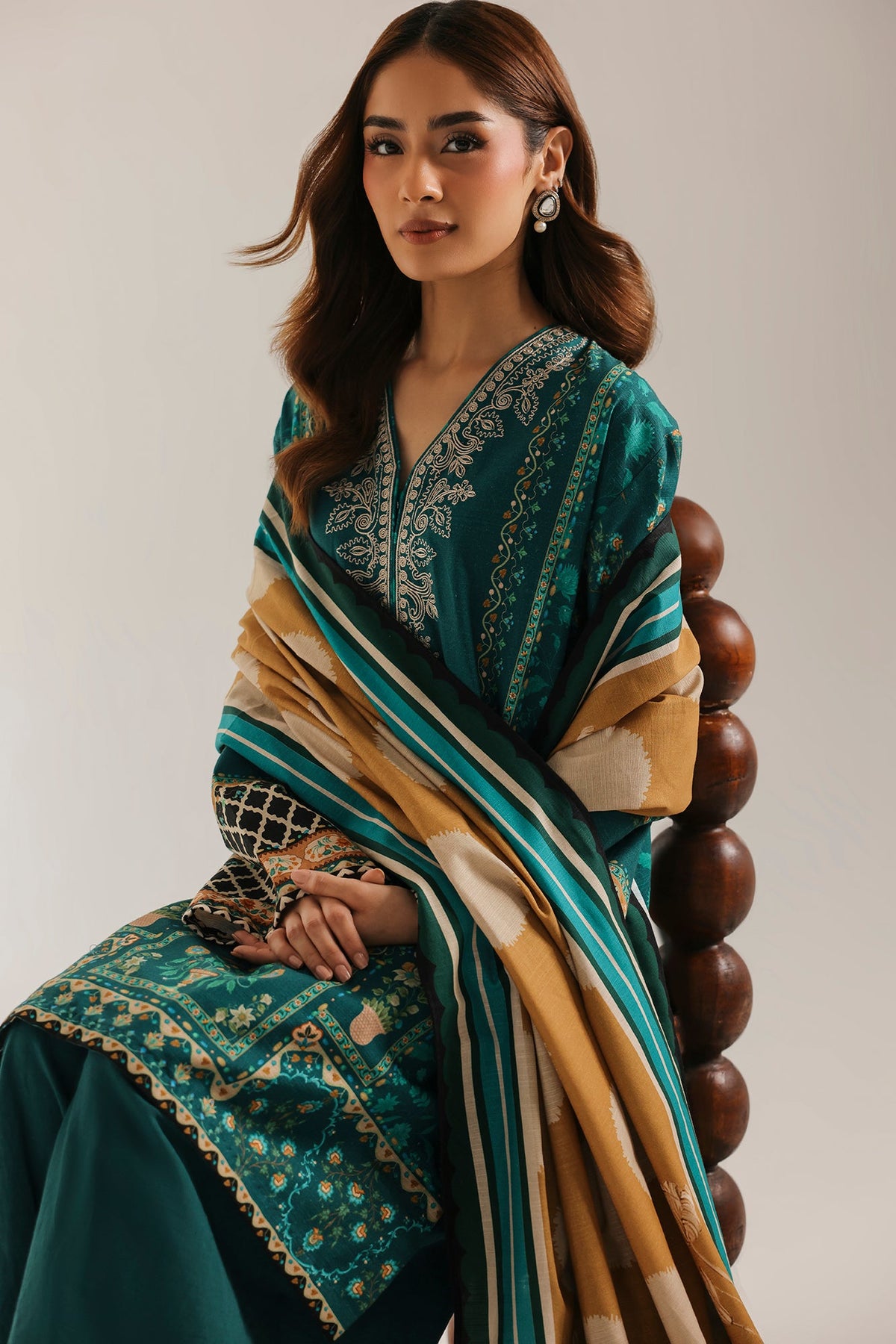EMBROIDERED SUIT (E1106-203-711)