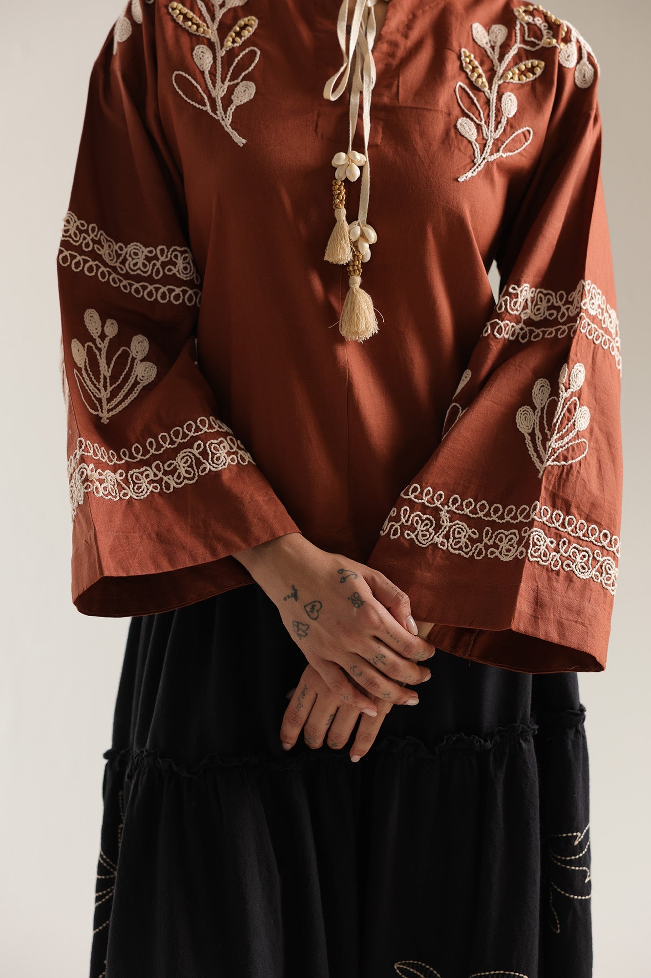 EMBROIDERED TOP (E1107/101/205)