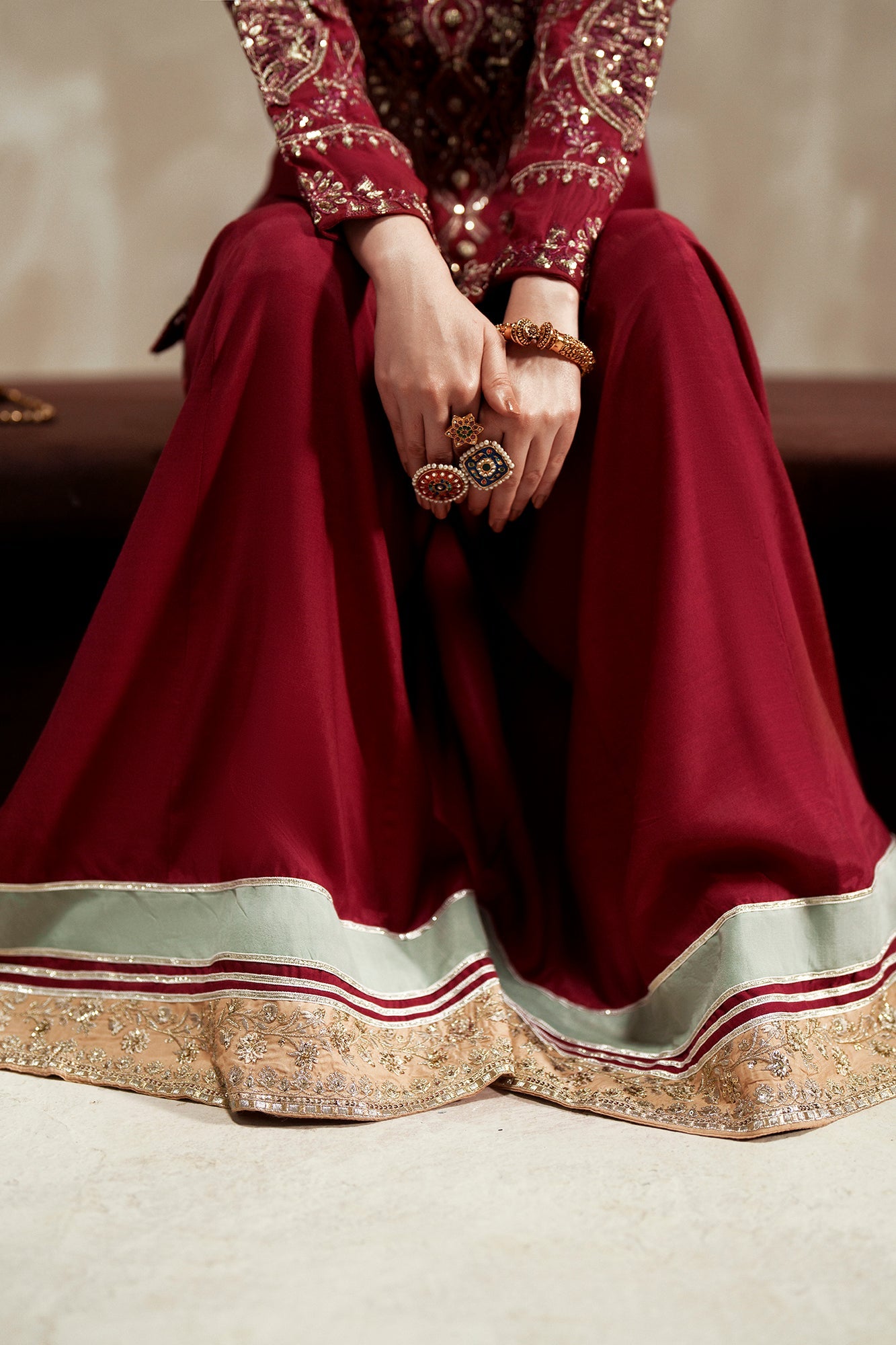 EMBROIDERED SUIT (E1108/104/310)