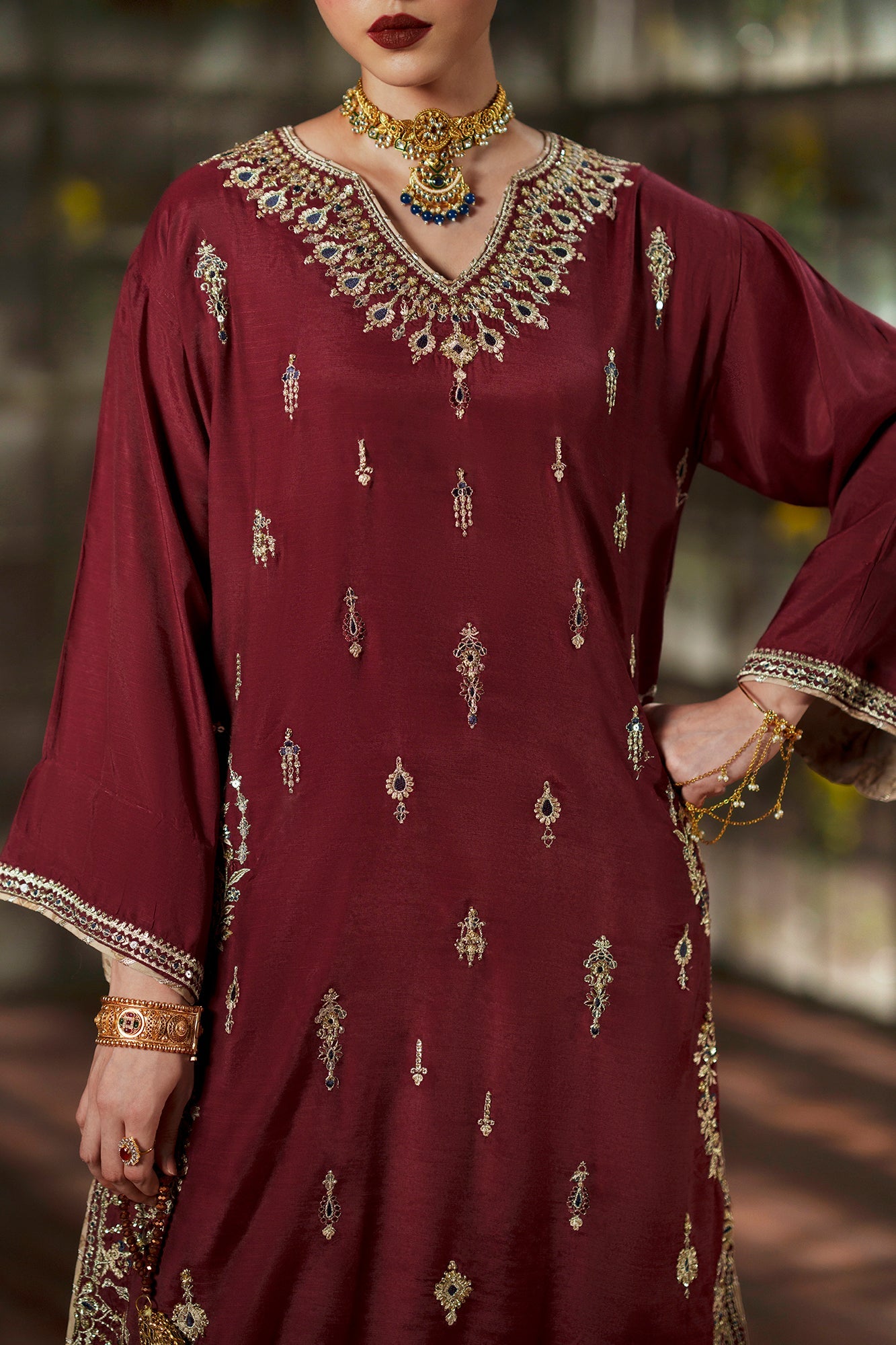 EMBROIDERED SUIT (E1111/104/304)