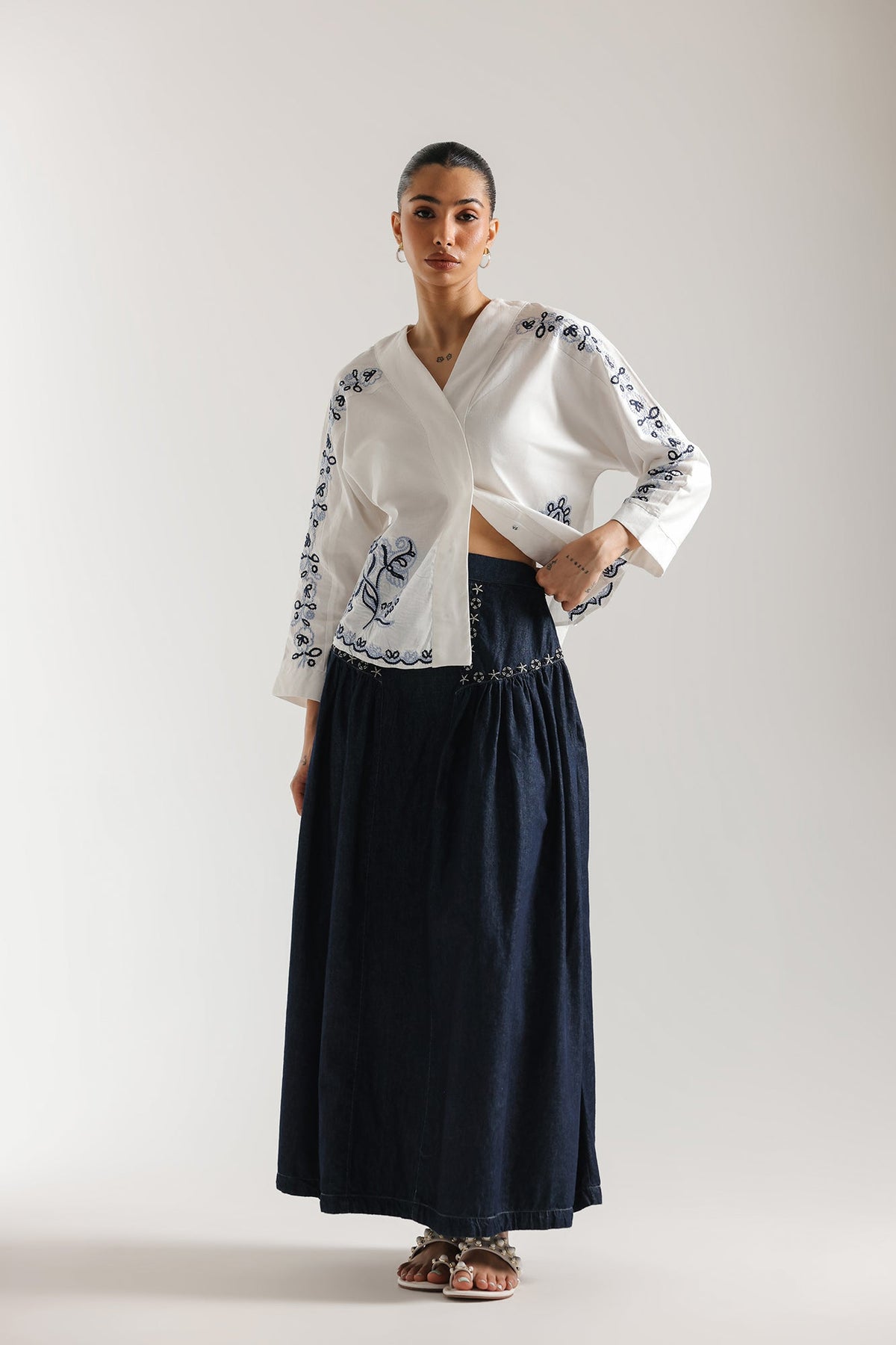 EMBROIDERED SHIRT (E1112/101/001)