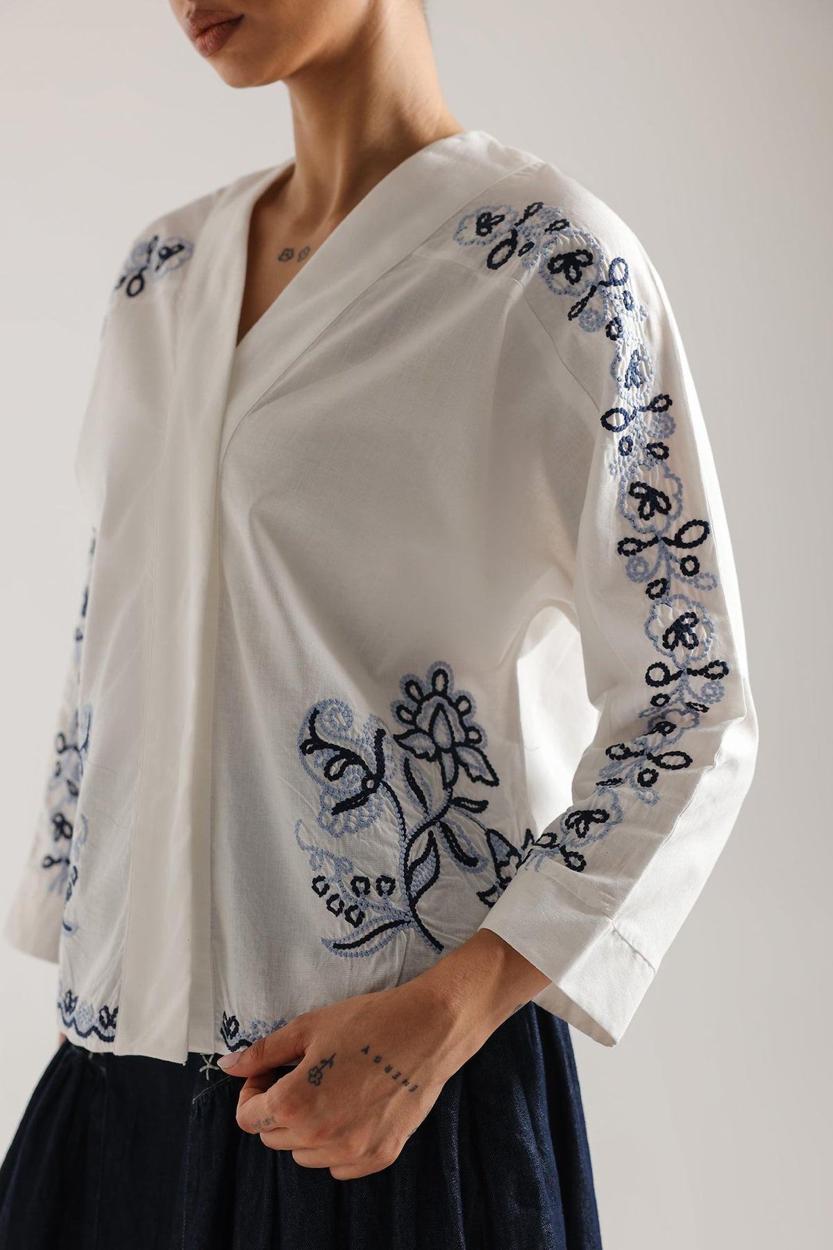 EMBROIDERED SHIRT (E1112/101/001)