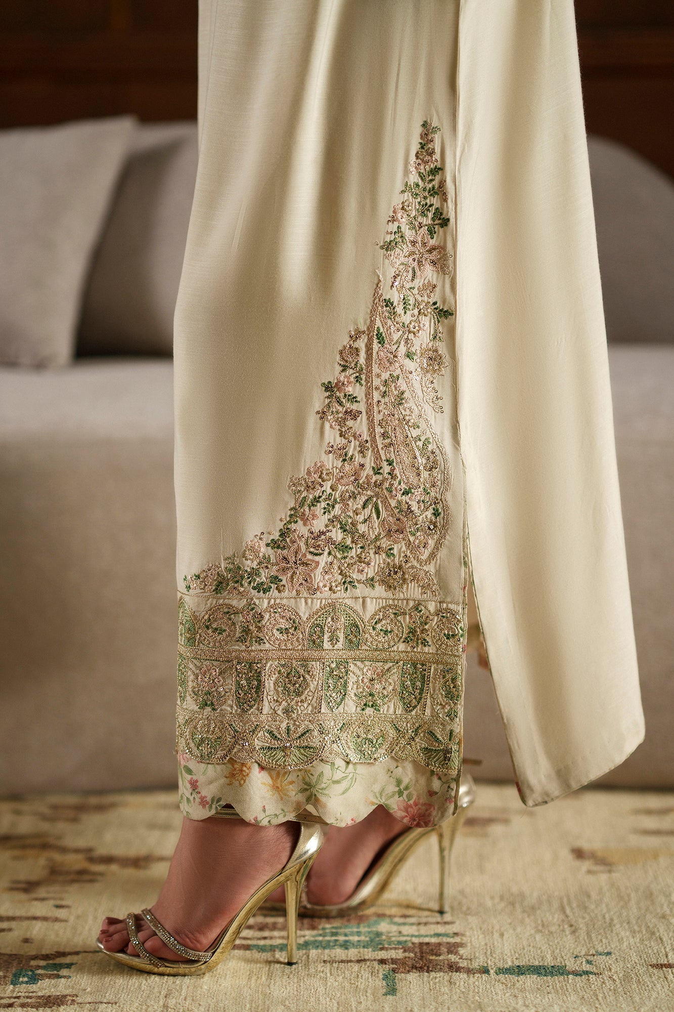 EMBROIDERED KAFTAN (E1112/104/006)