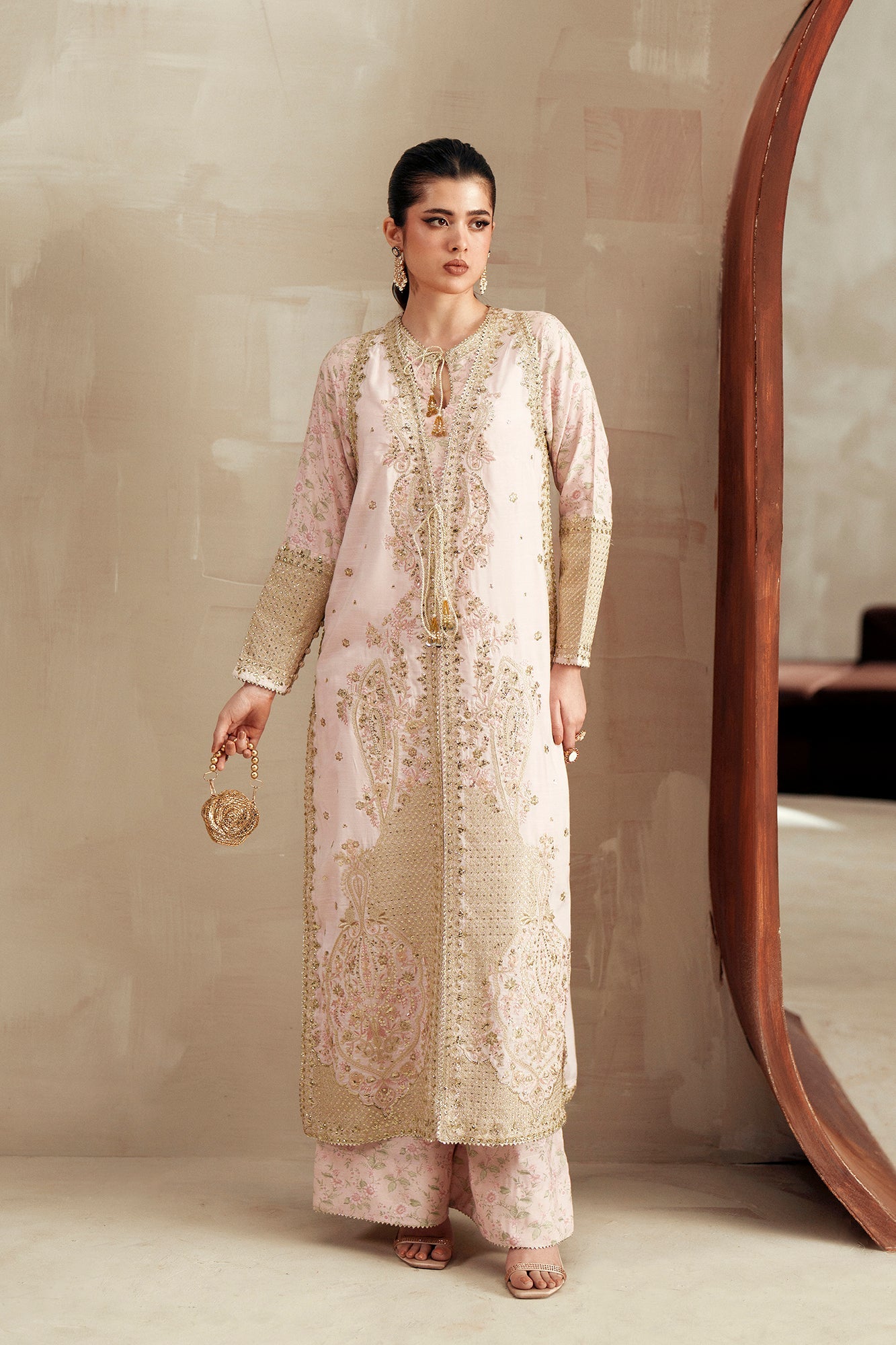 EMBROIDERED SUIT (E1116/104/328)