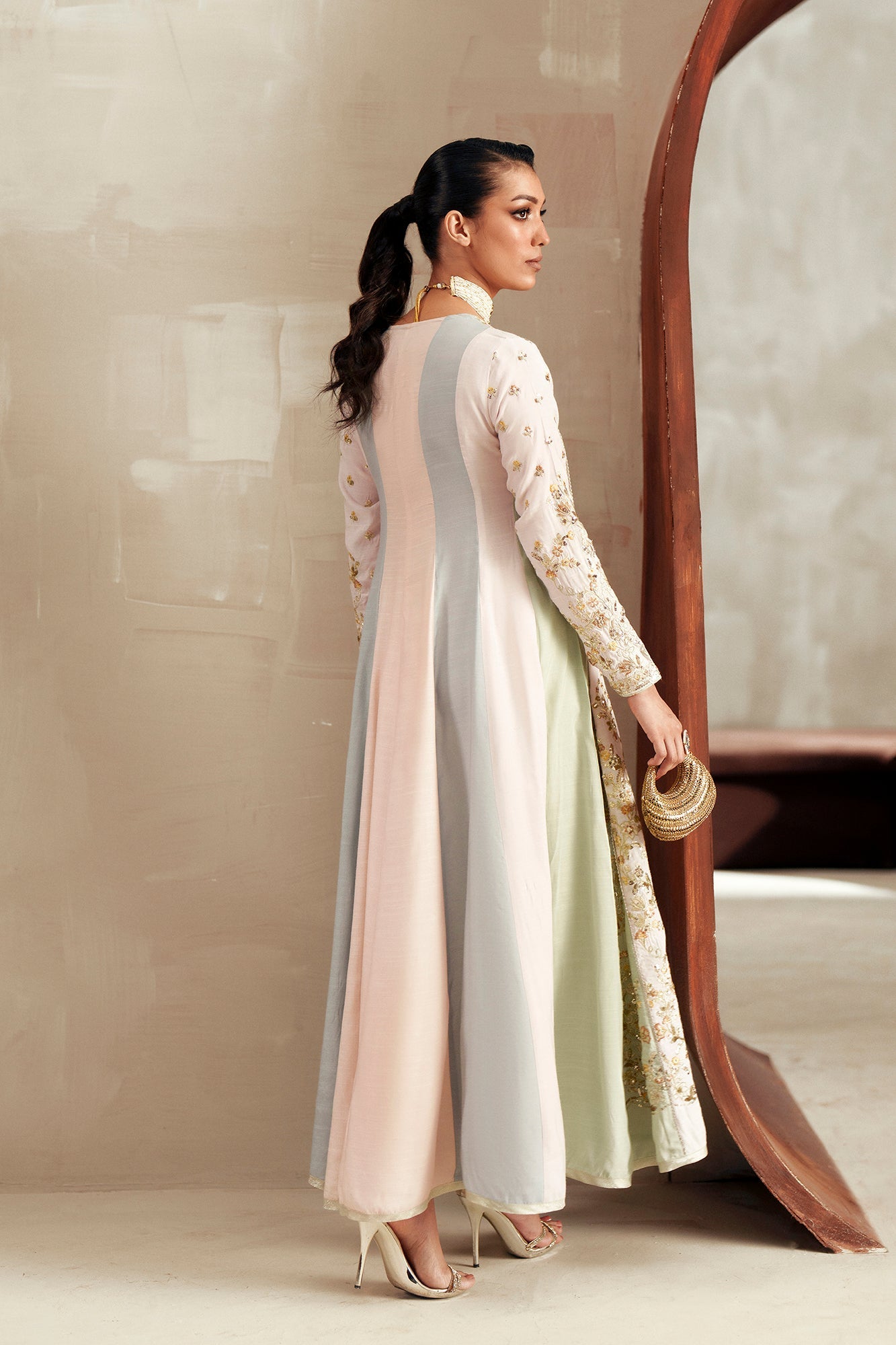 EMBROIDERED DRESS (E1118/104/329)