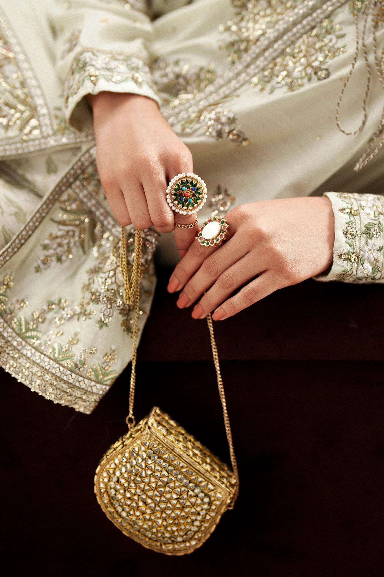 EMBROIDERED SUIT (E1120/104/722)