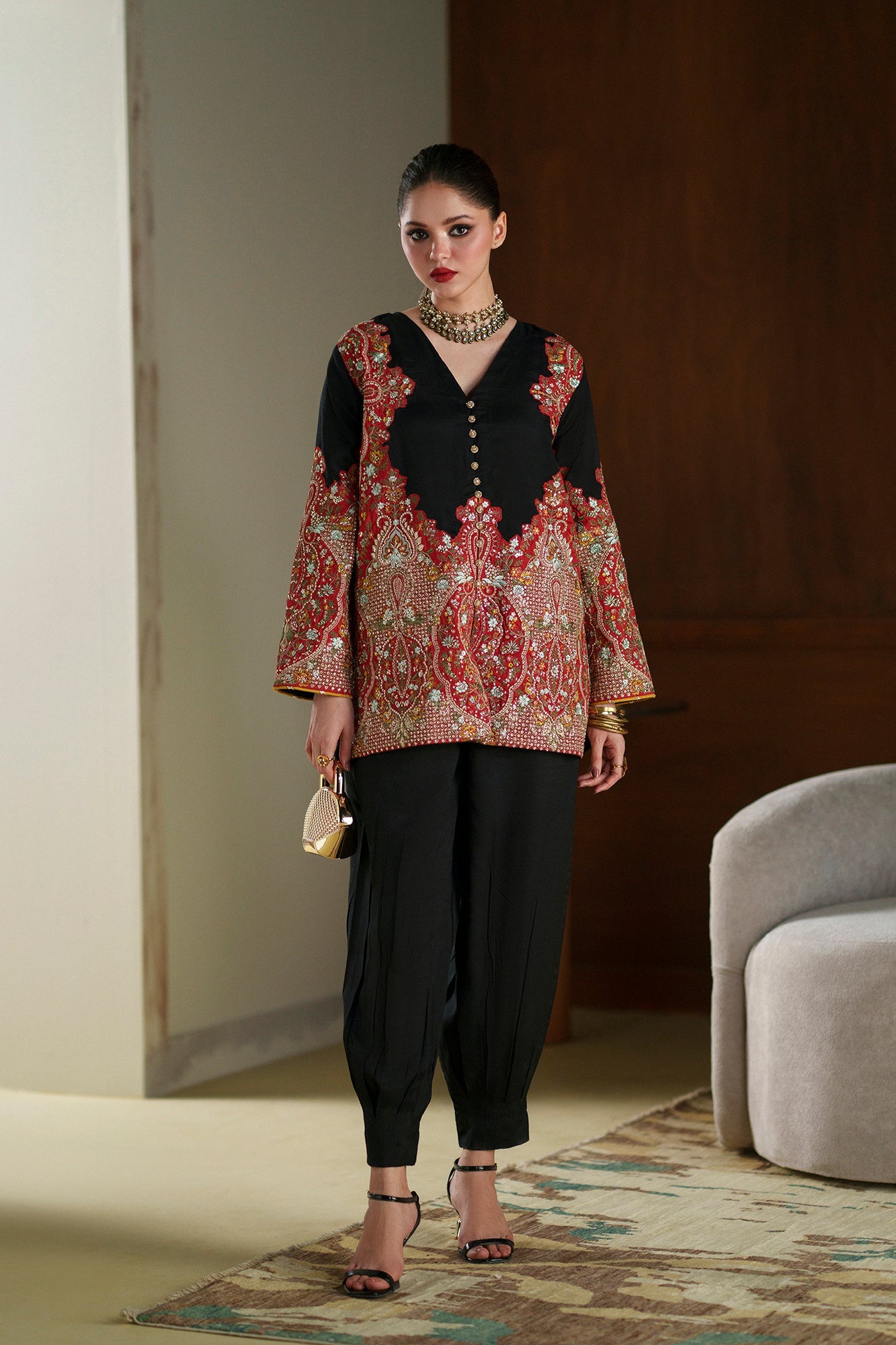 EMBROIDERED SUIT (E1122/104/902)