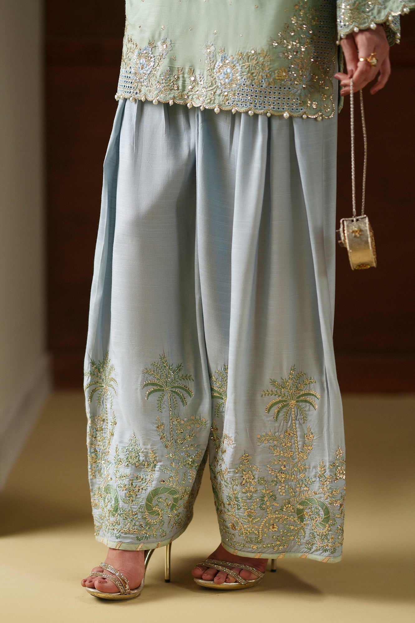 Embroidered Suit (E1124/104/721)