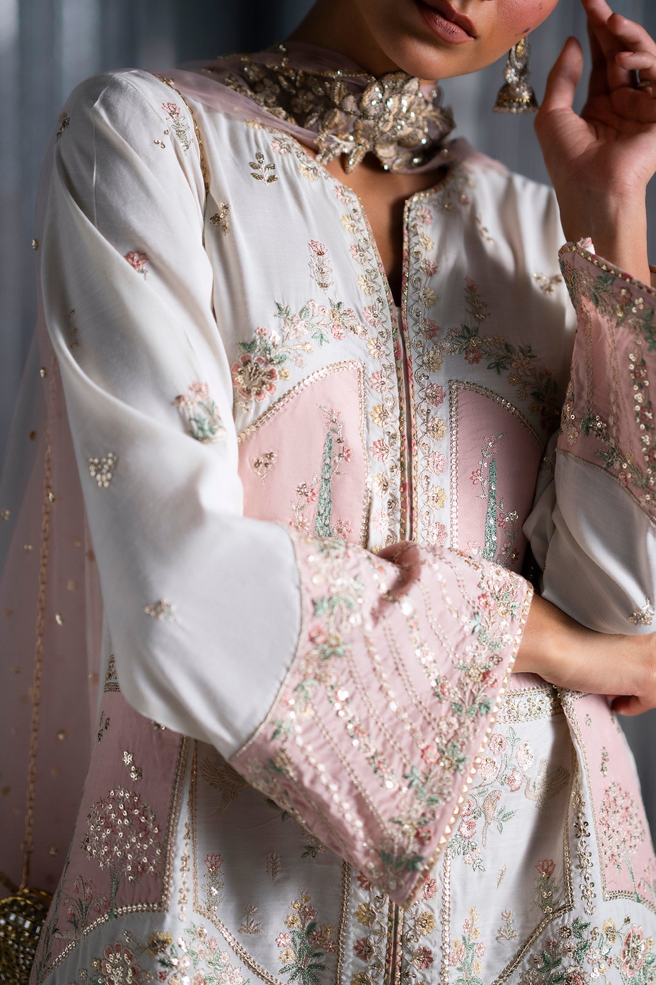 EMBROIDERED SUIT (E1126/104/005)