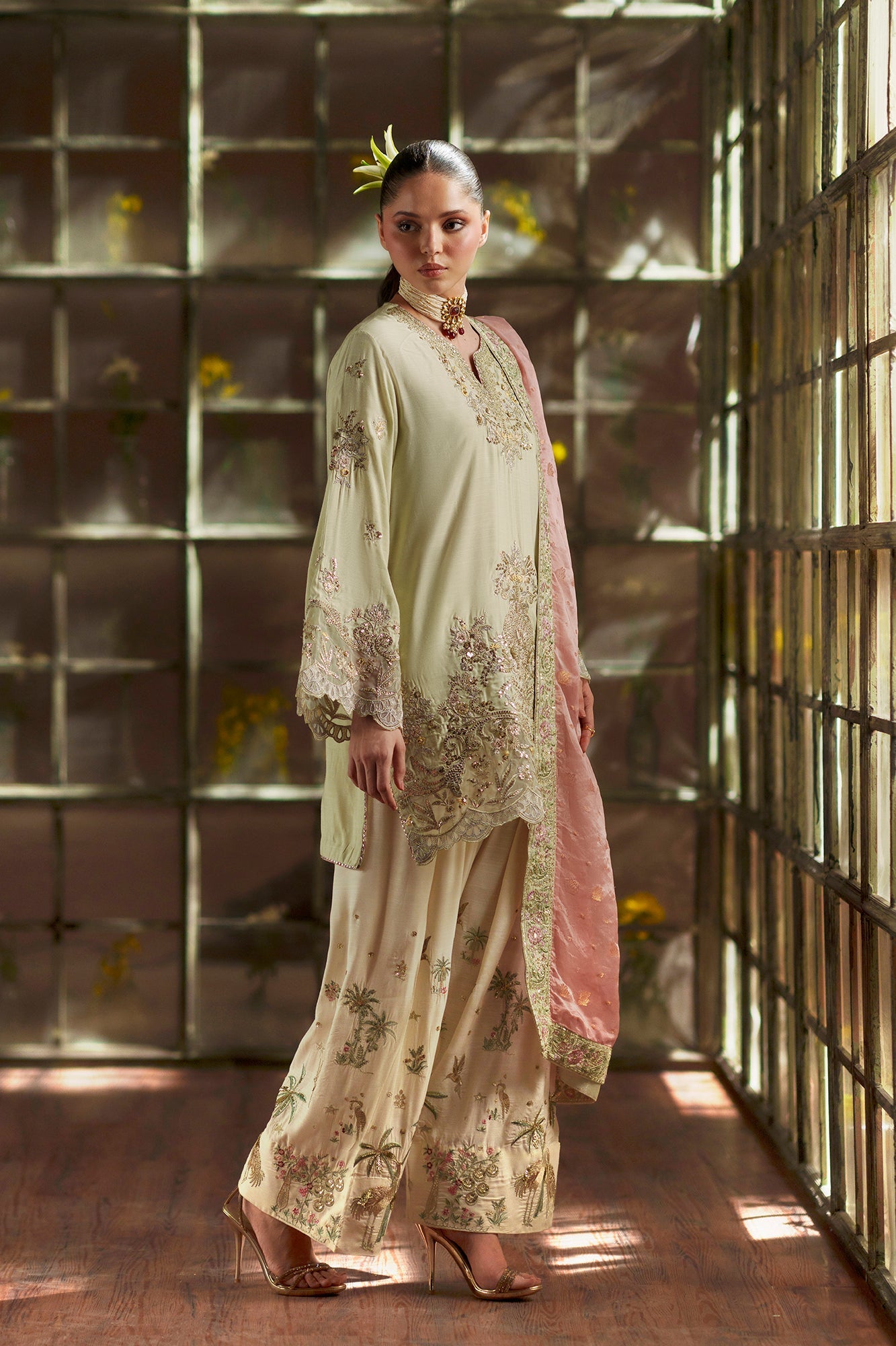 EMBROIDERED SUIT (E1128/104/130)