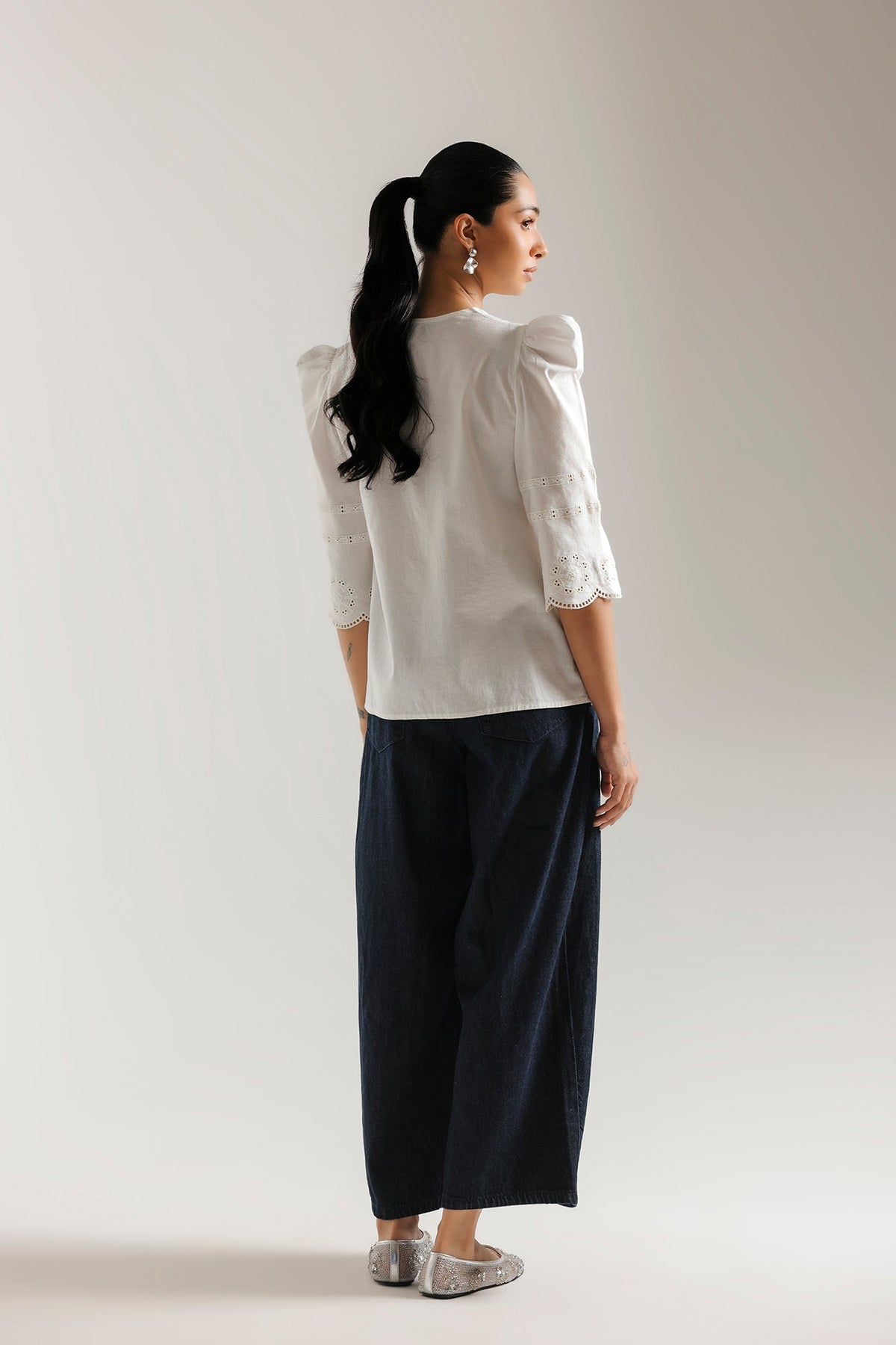 EMBROIDERED TOP (E1131/101/002)