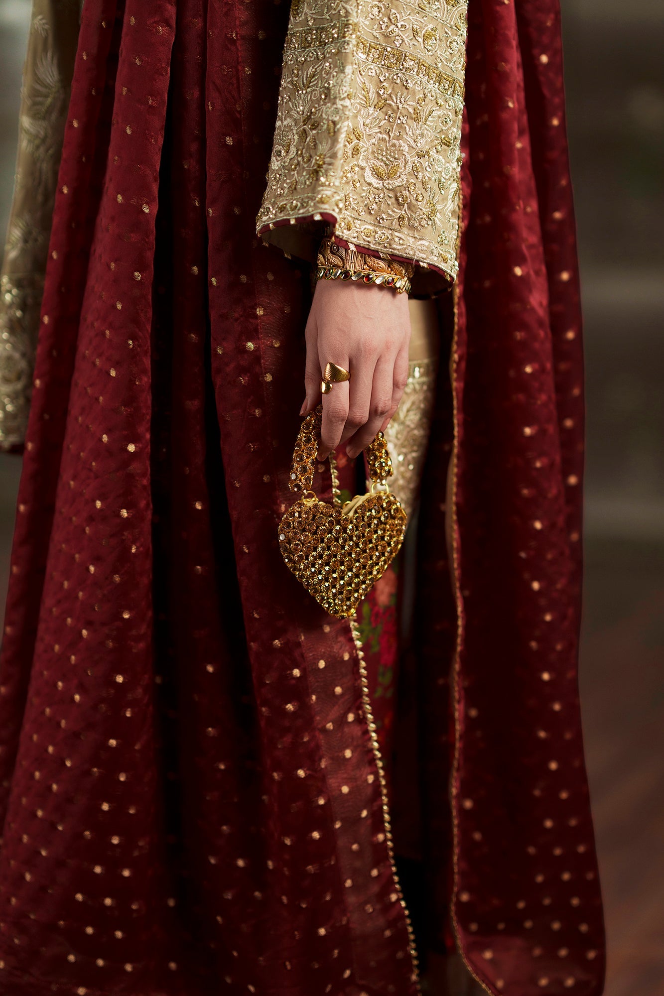 EMBROIDERED SUIT (E1131/104/007)
