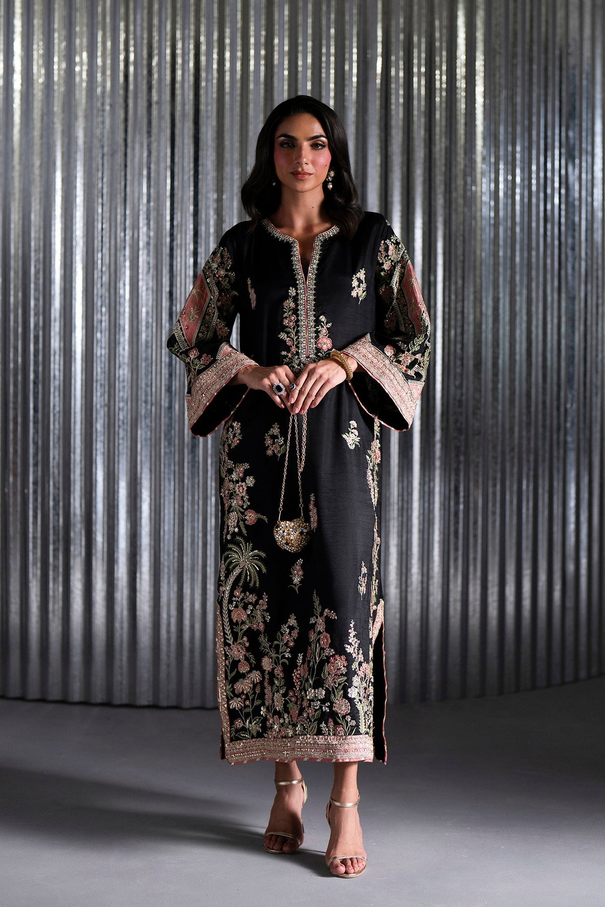 EMBROIDERED KAFTAN (E1135/104/902)