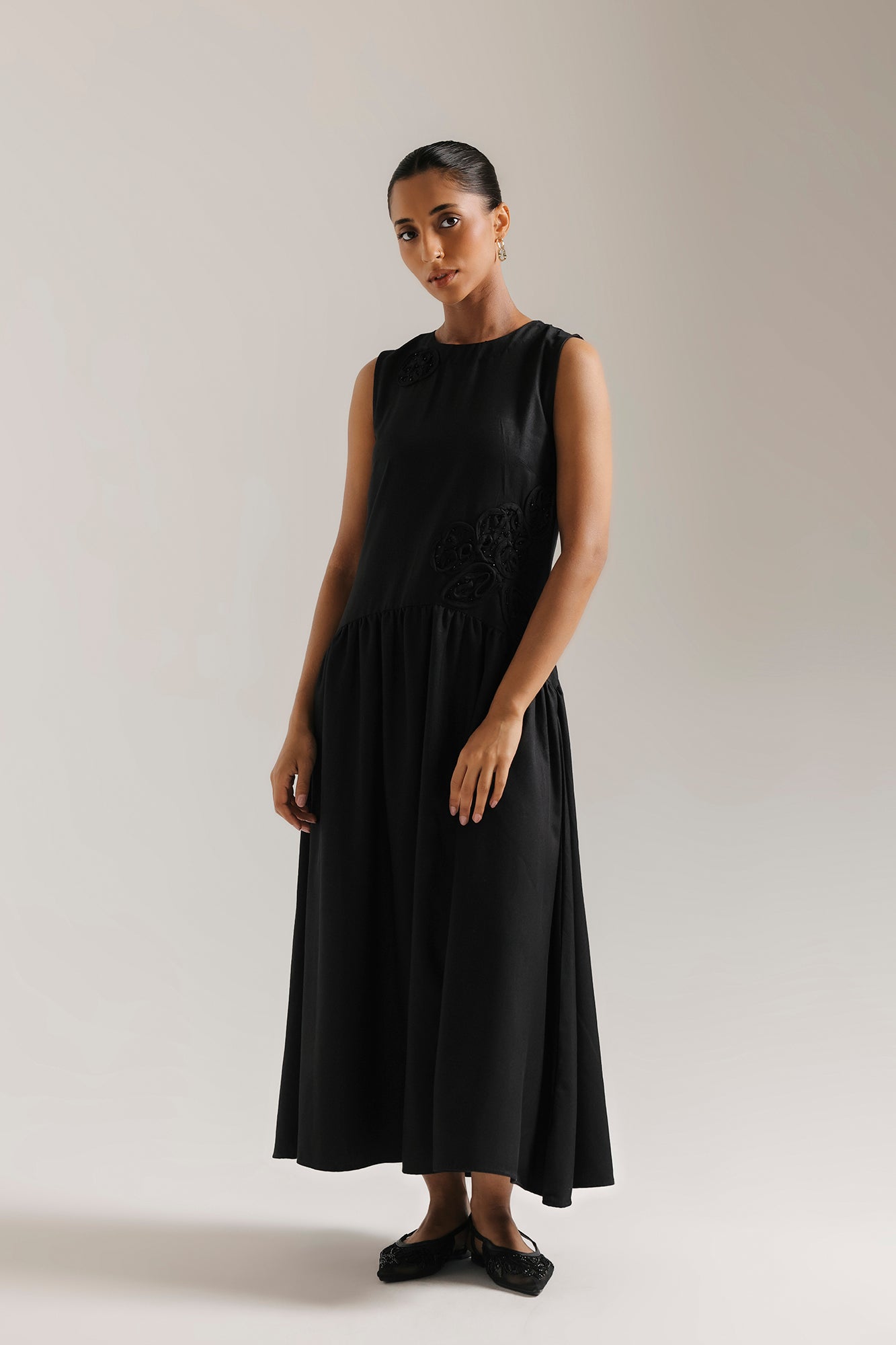 EMBROIDERED DRESS (E1145/101/902)