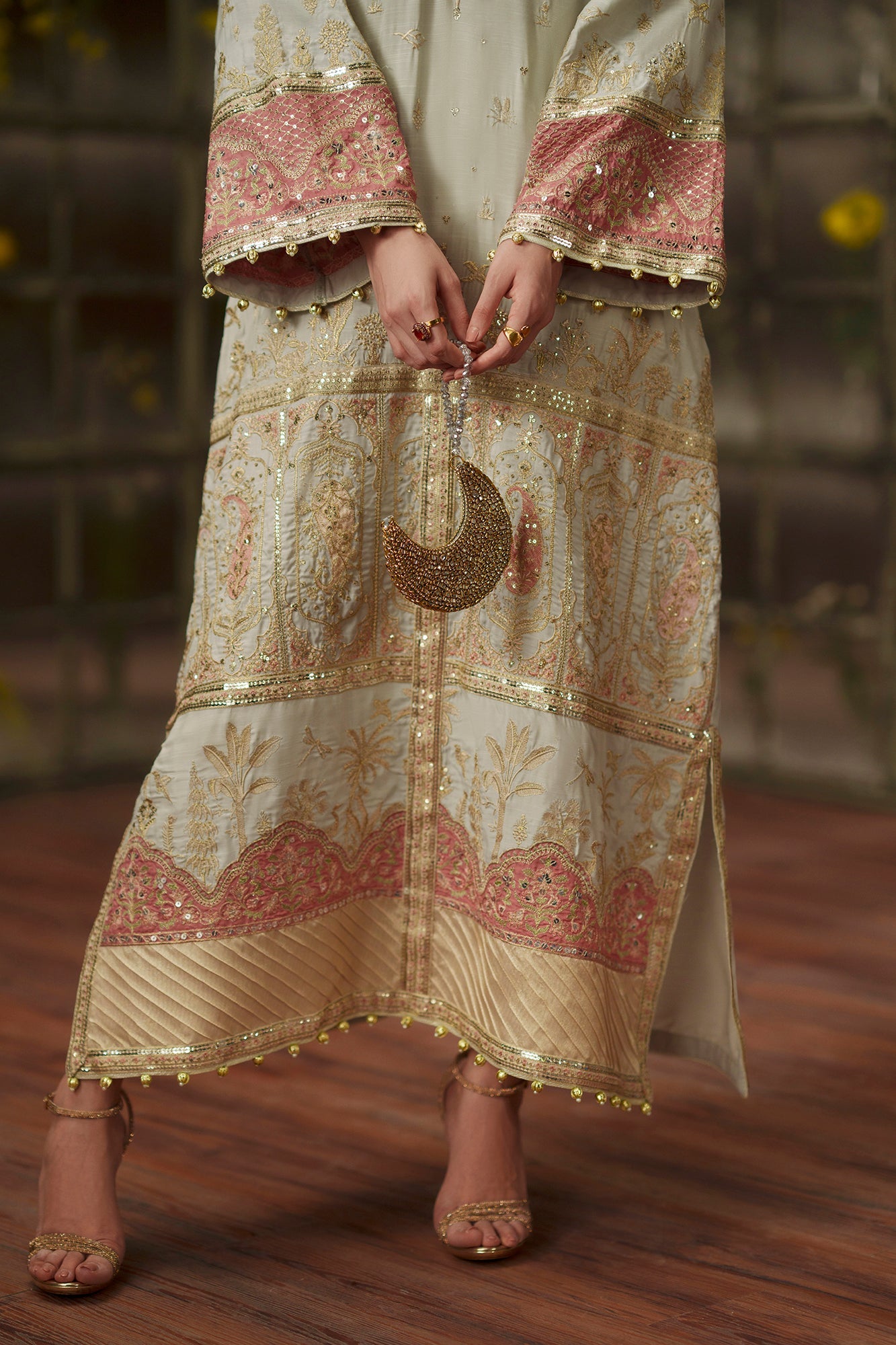 EMBROIDERED KAFTAN (E1145/104/721)