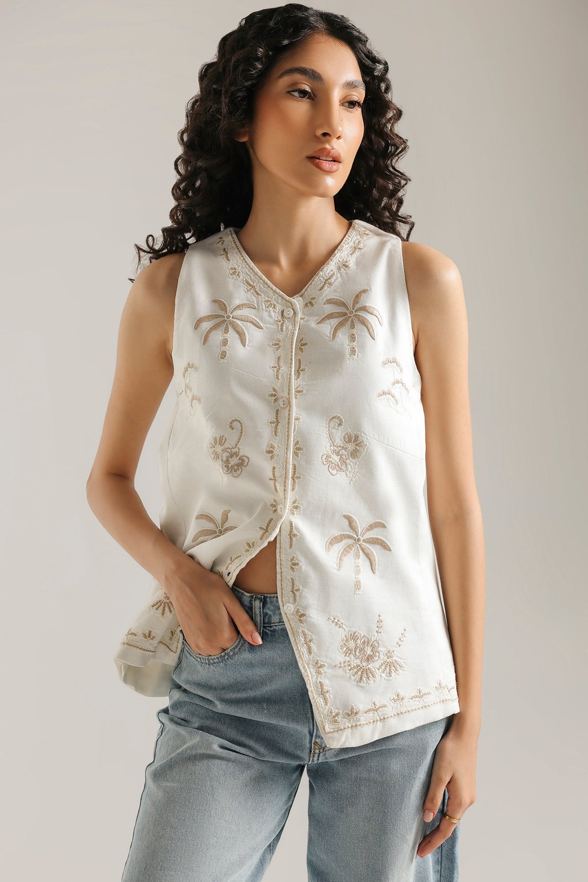 EMBROIDERED WAISTCOAT (E1152-101-001)