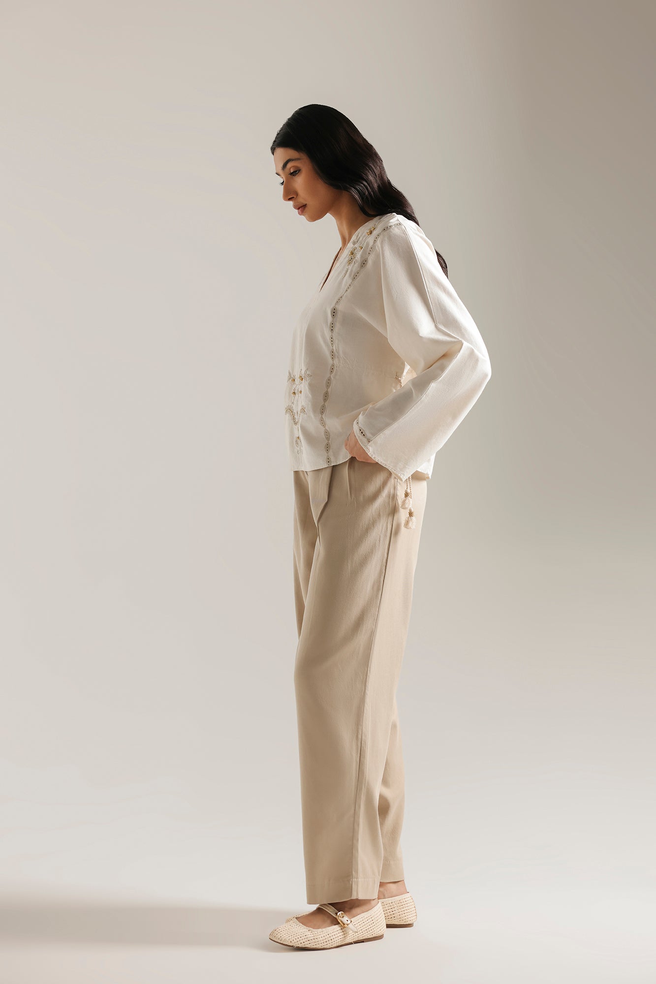EMBROIDERED TOP (E1158/101/002)