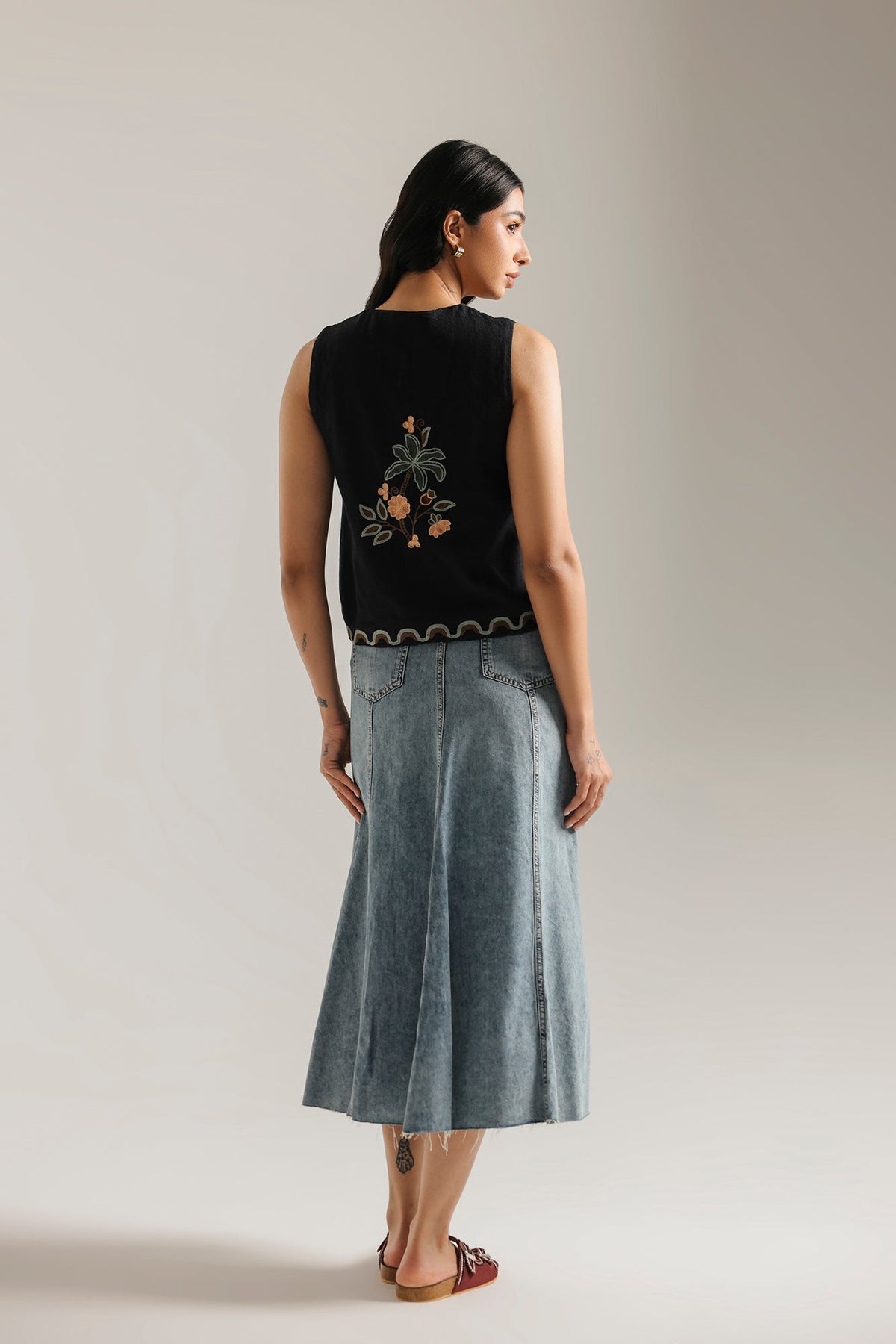 EMBROIDERED WAISTCOAT (E1167/101/902)