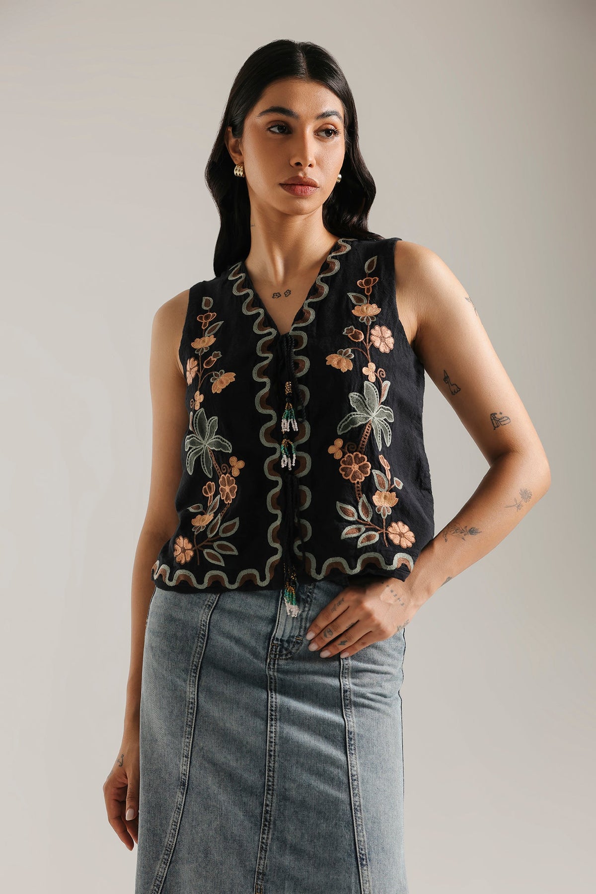 EMBROIDERED WAISTCOAT (E1167/101/902)