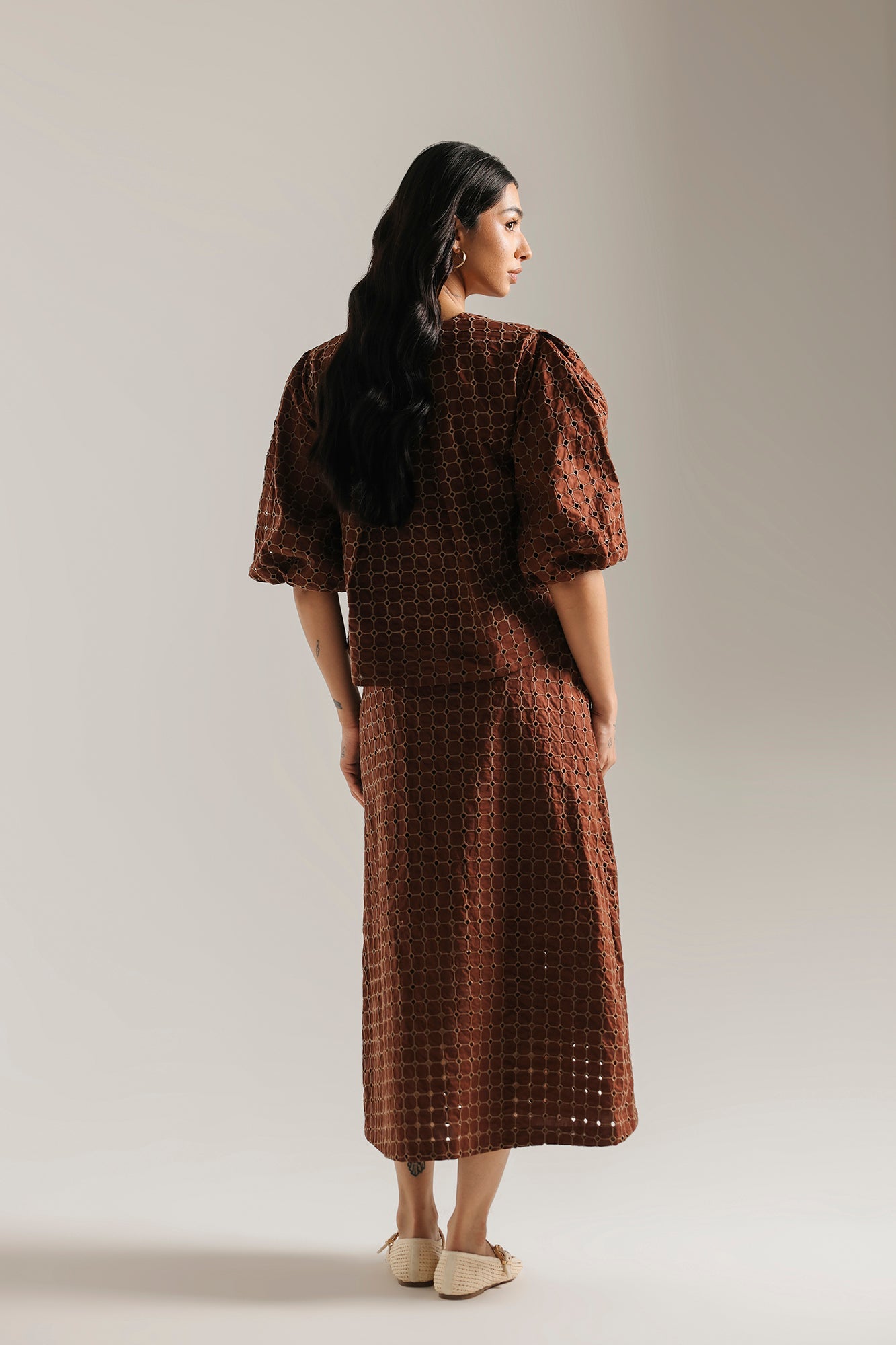 EMBROIDERED SUIT (E1174/101/320)